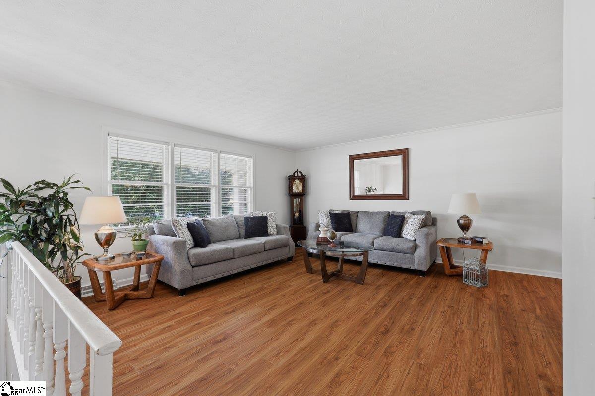 200 Eastcliffe Way Property Photo 6