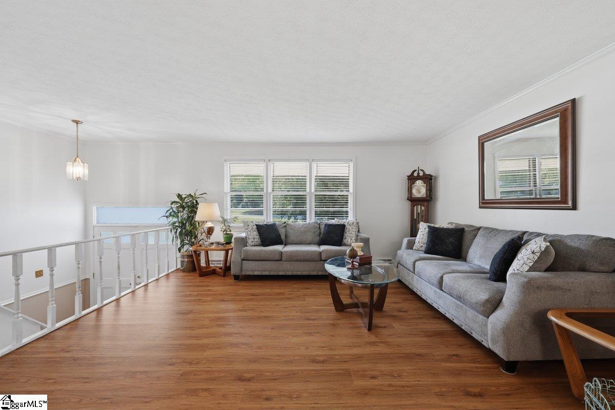 200 Eastcliffe Way Property Photo 7