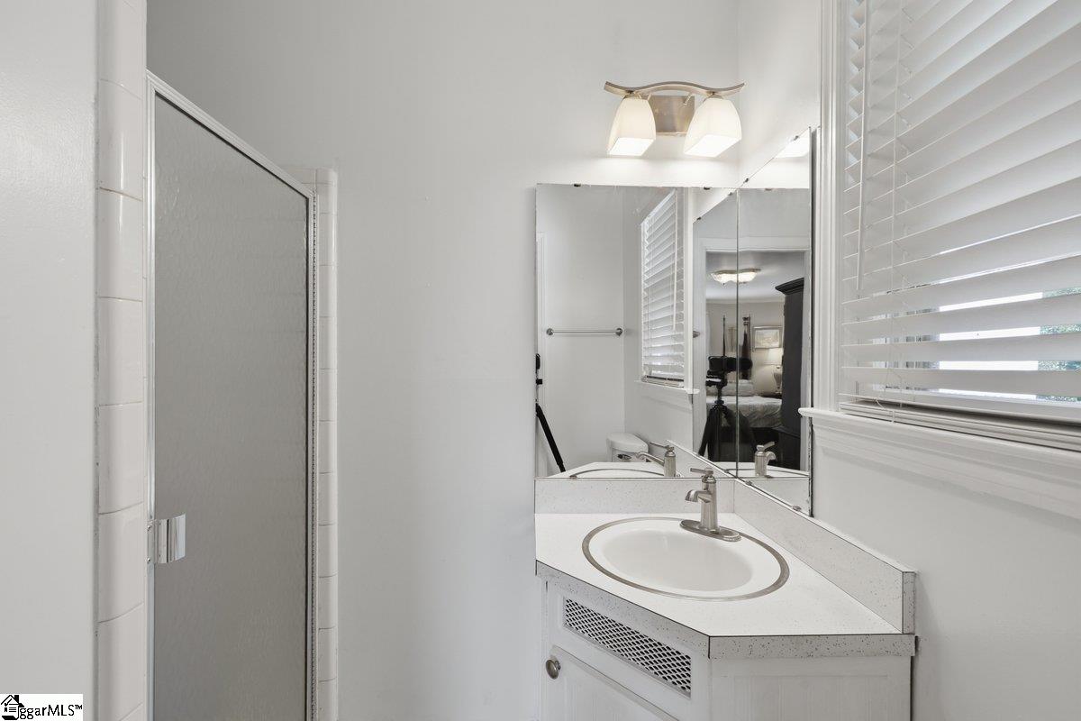 200 Eastcliffe Way Property Photo 17