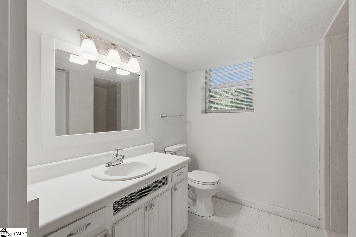 200 Eastcliffe Way Property Photo 27