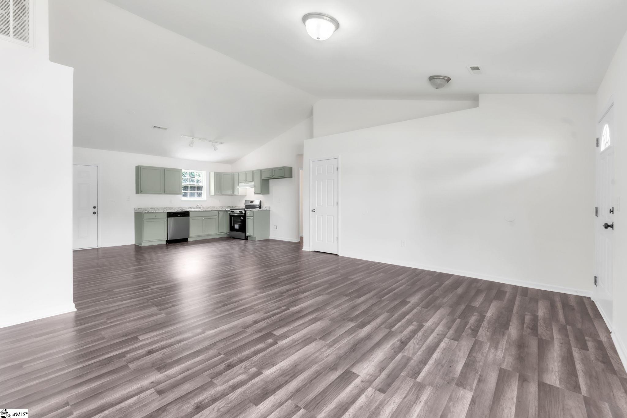 205 Riverbreeze Road Property Photo 3