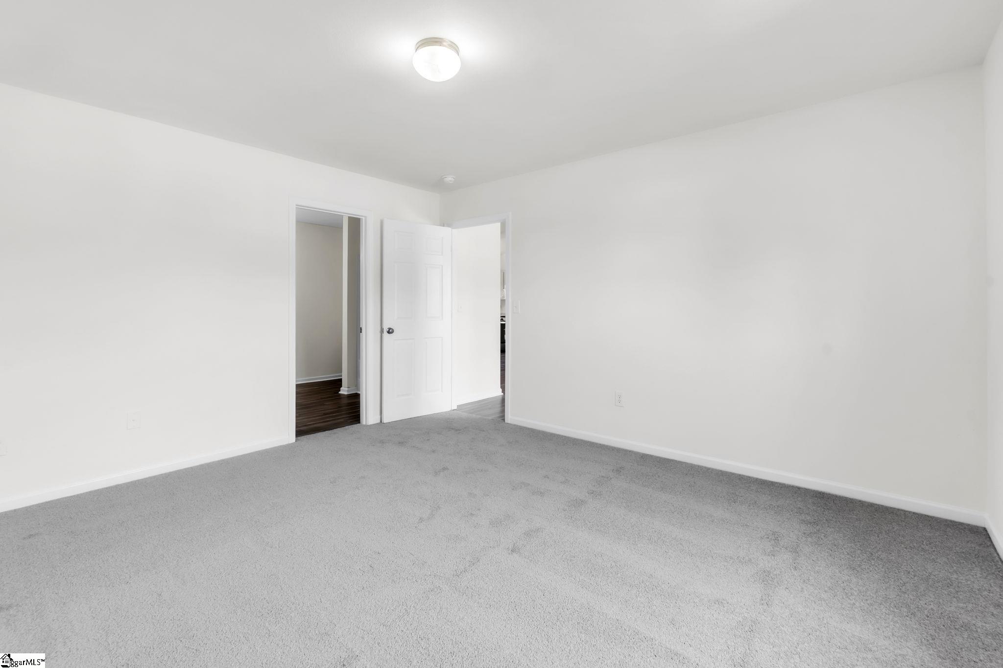 205 Riverbreeze Road Property Photo 7