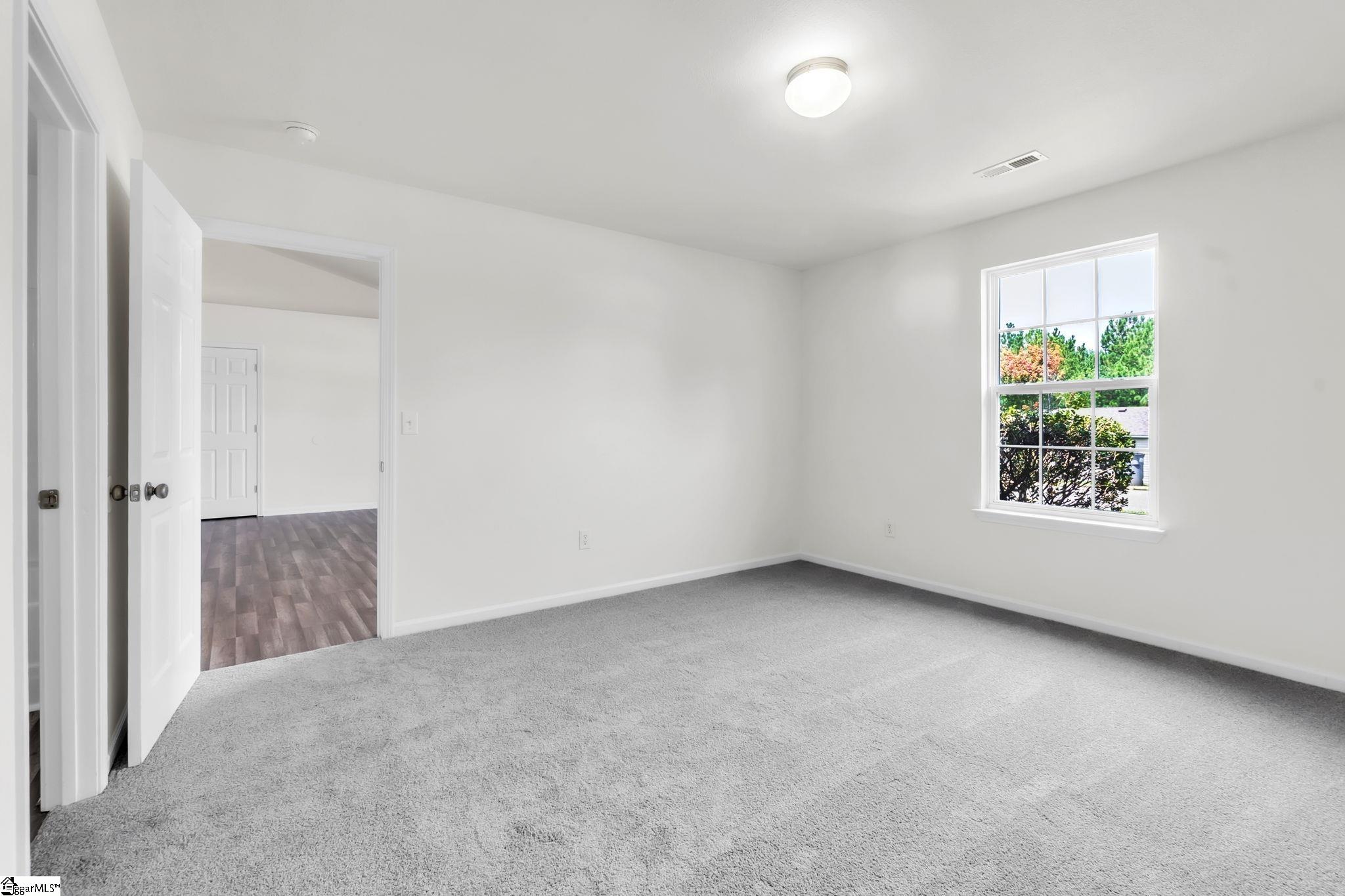 205 Riverbreeze Road Property Photo 9