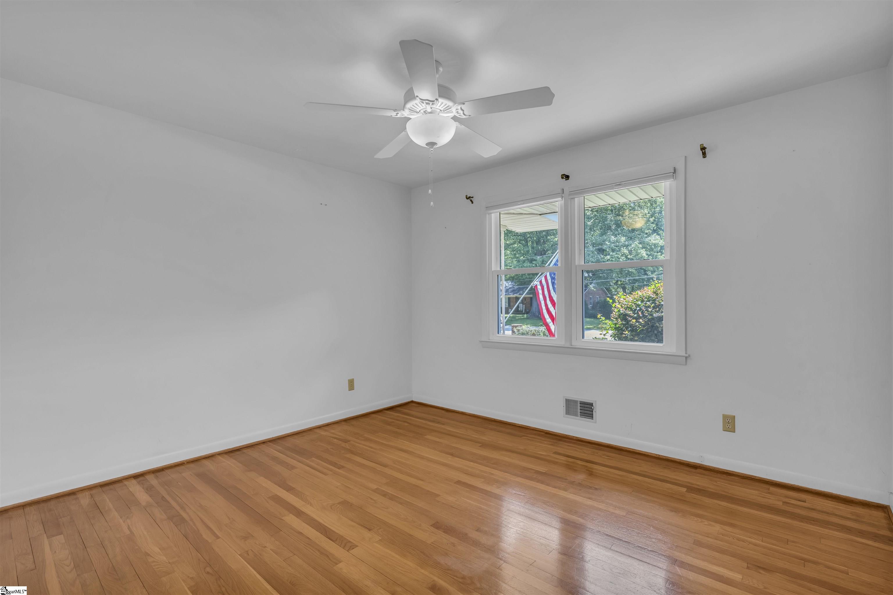 402 Springwood Drive Property Photo 12