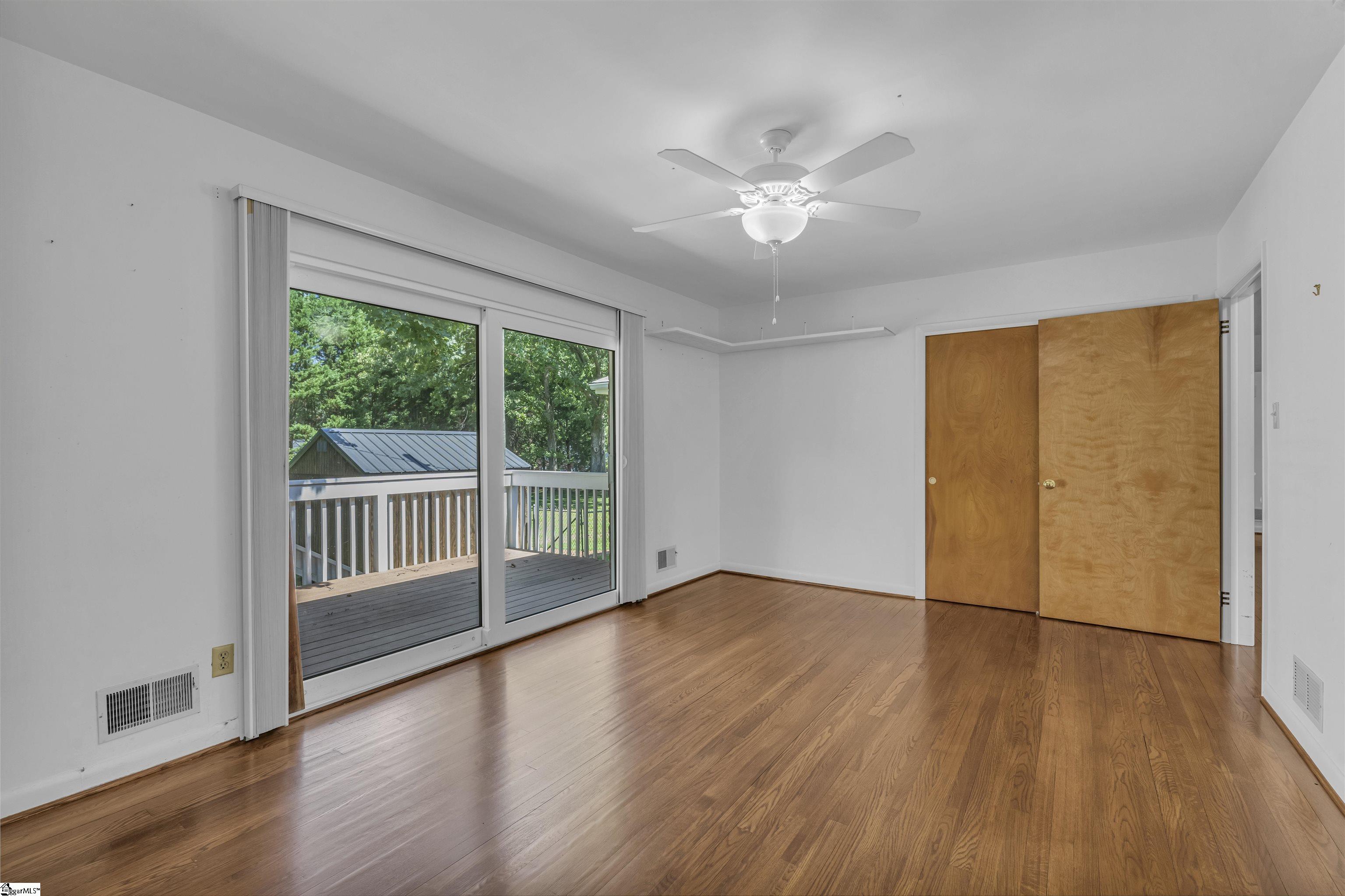 402 Springwood Drive Property Photo 15