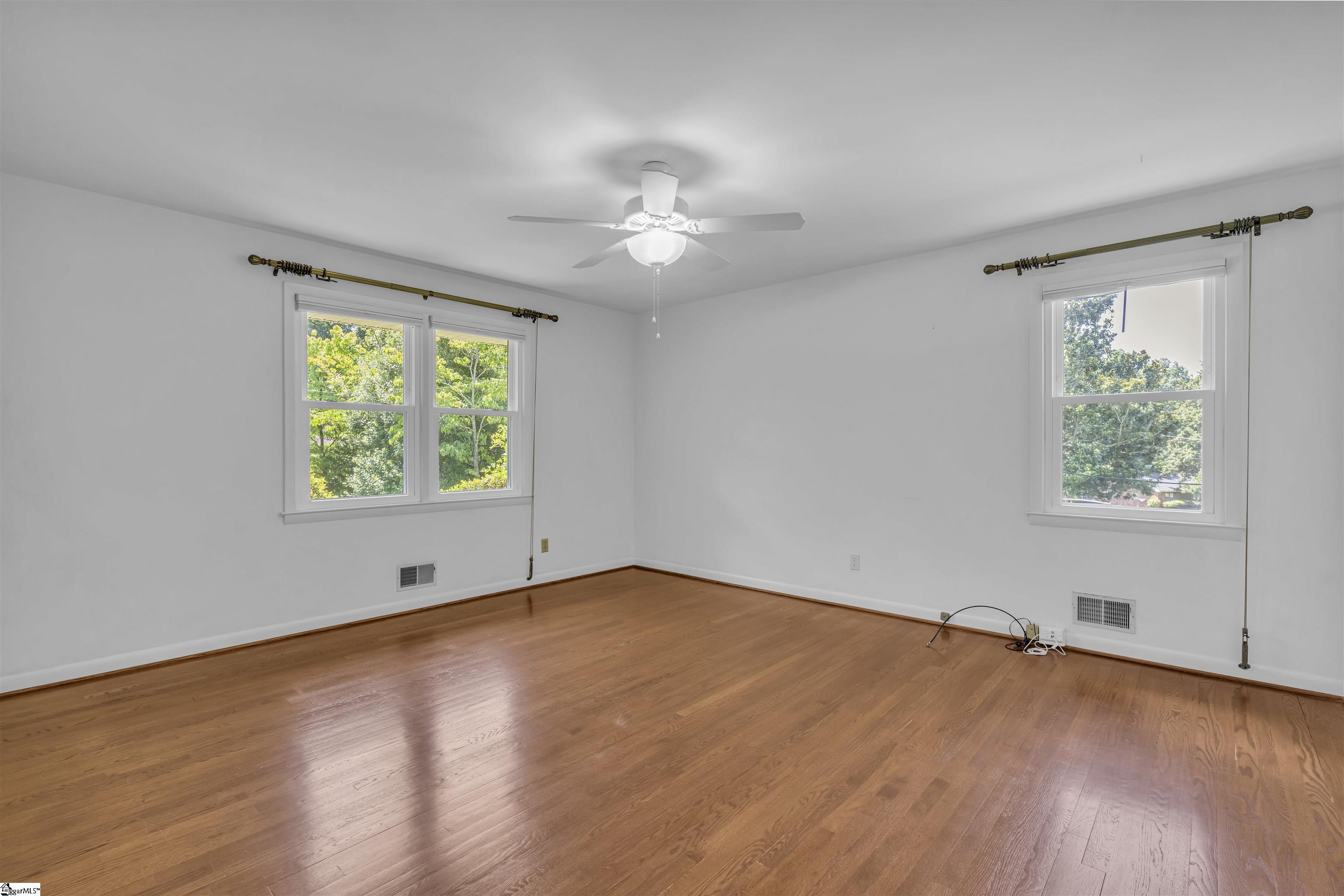 402 Springwood Drive Property Photo 18