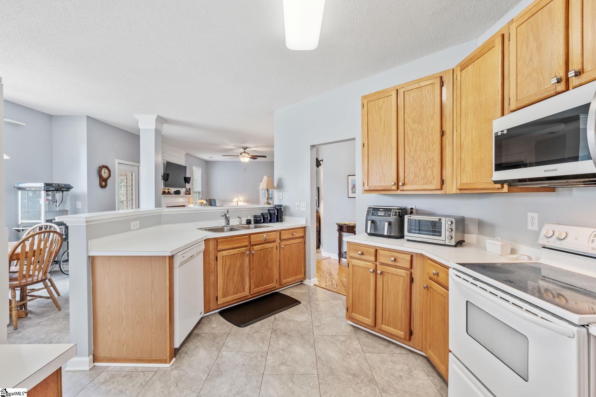 194 Birkhall Circle Property Photo 8