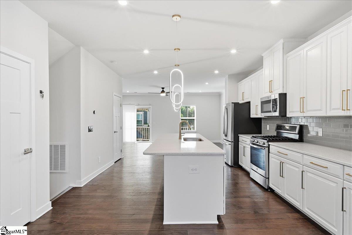 2 Tytan Court Property Photo 6