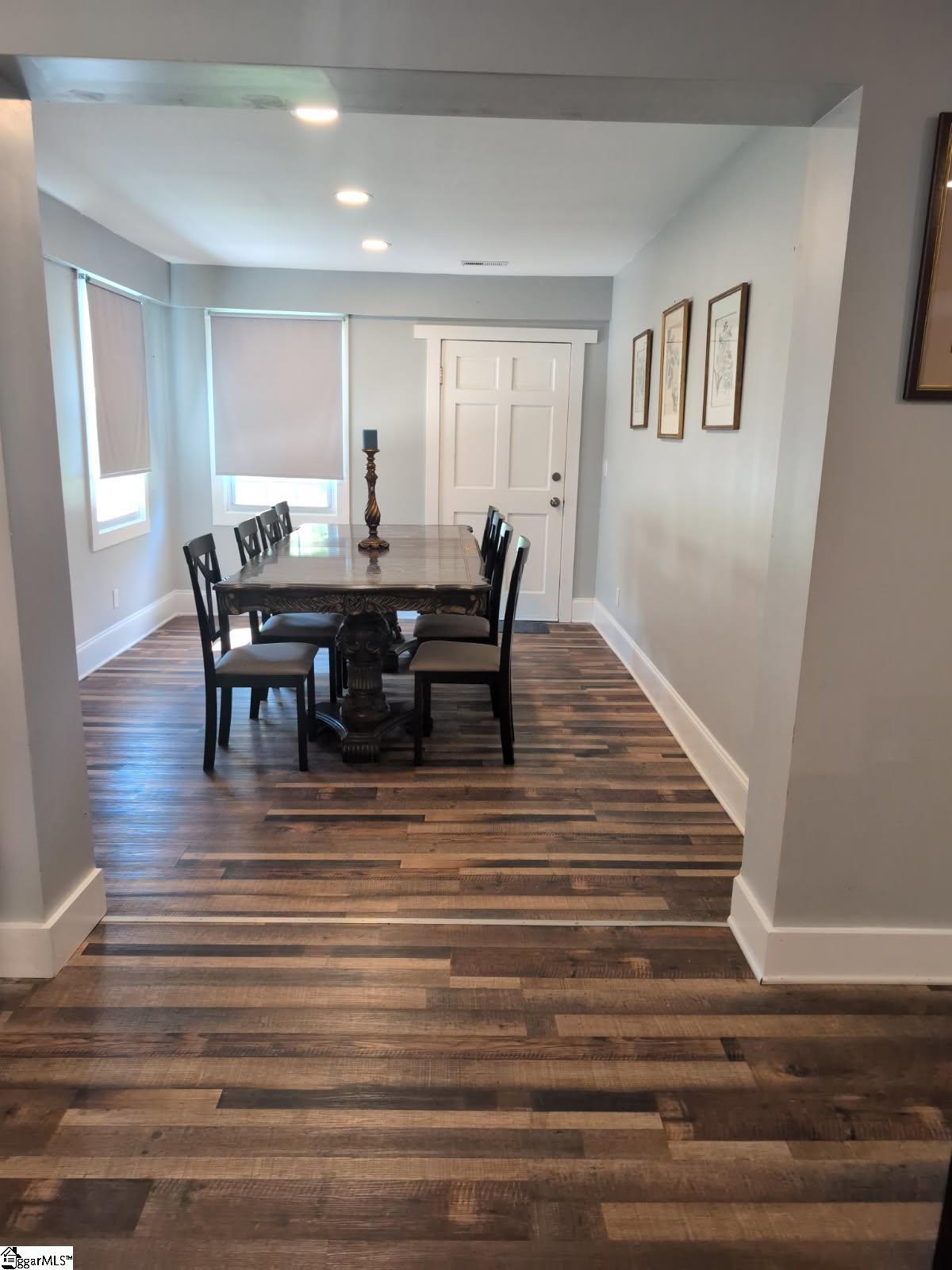 702 E Lee Road Property Photo 25