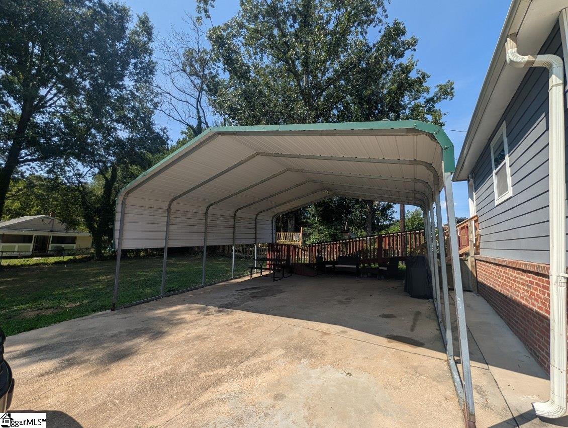702 E Lee Road Property Photo 37