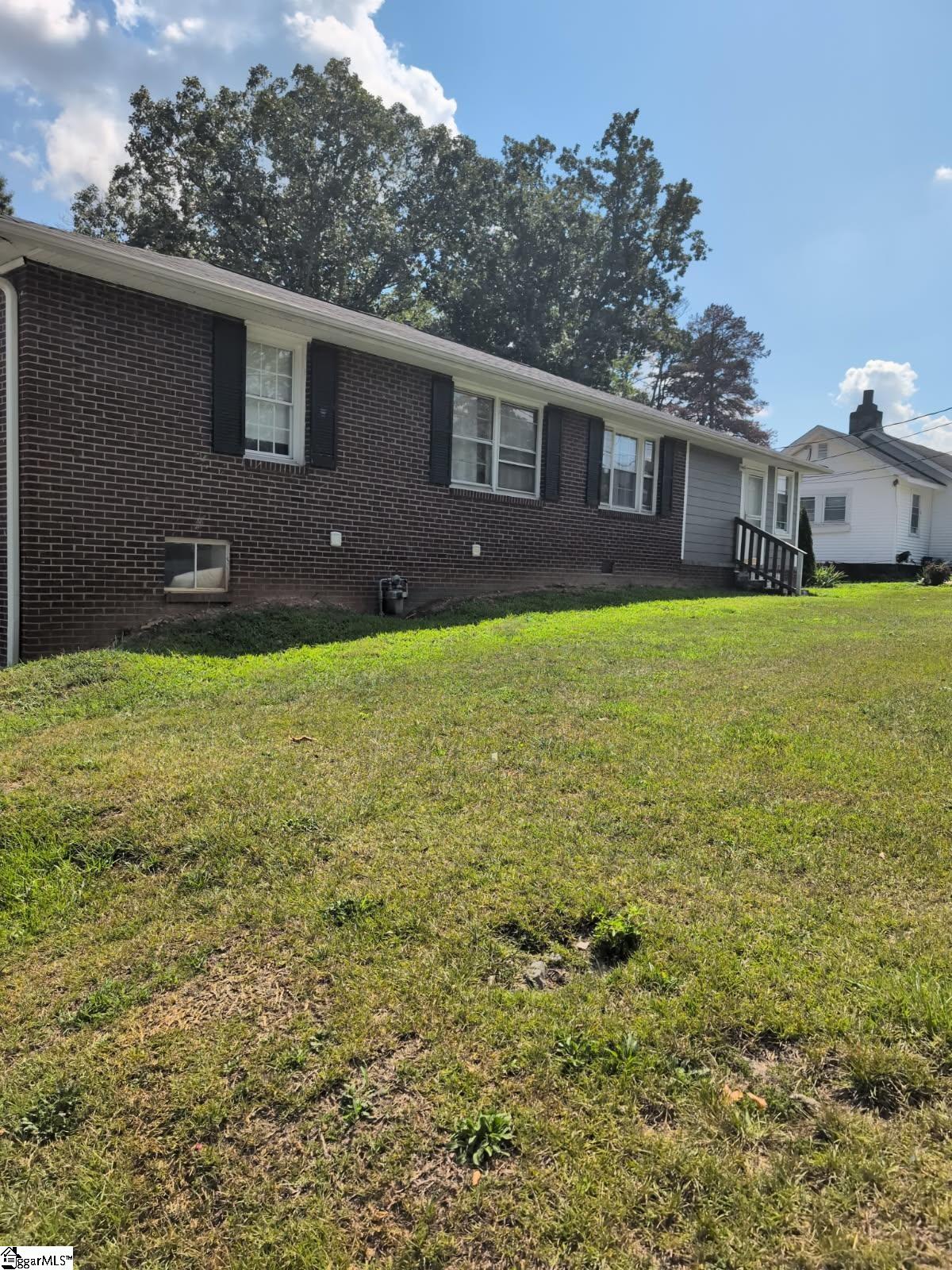 702 E Lee Road Property Photo 39