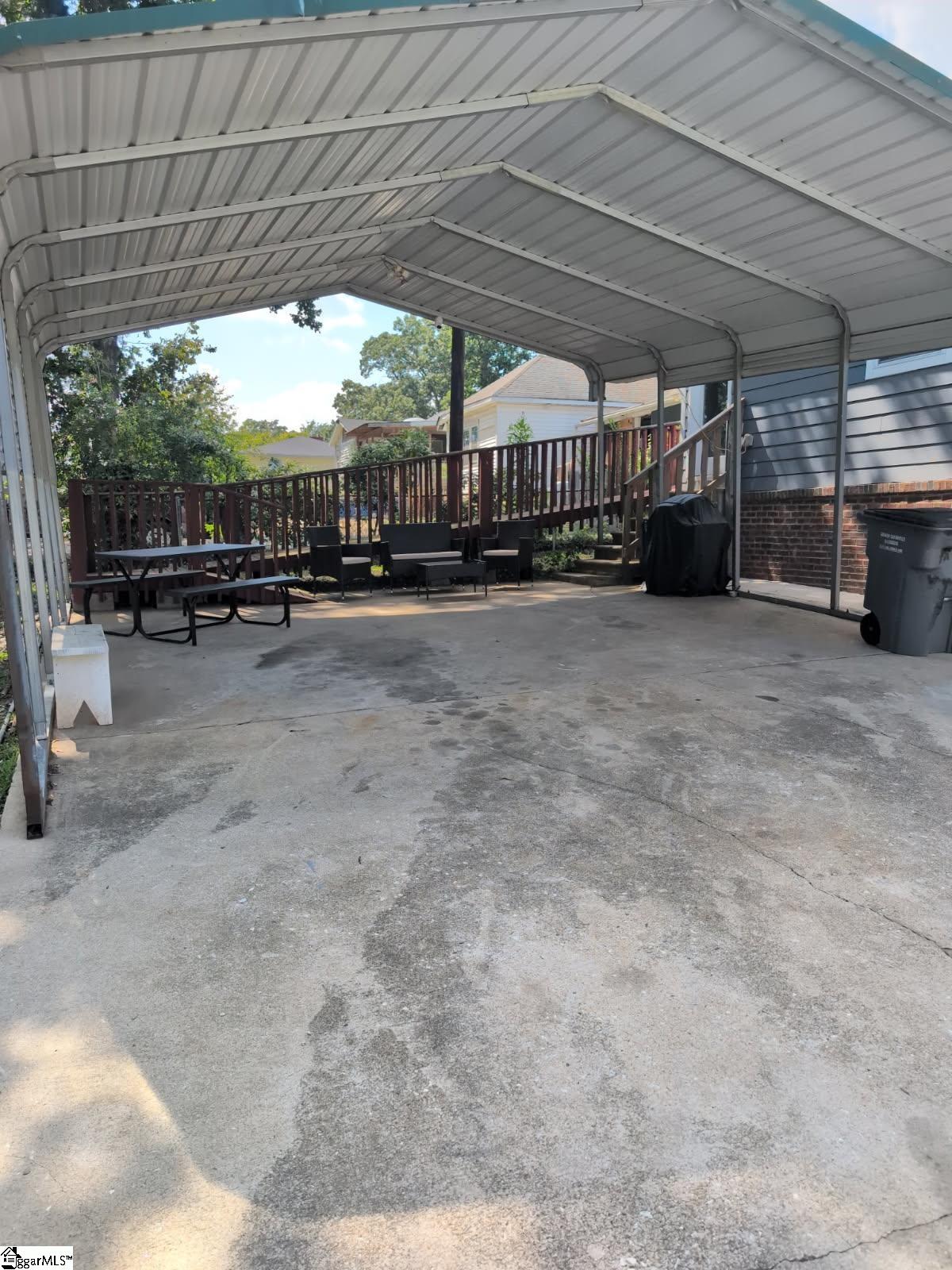 702 E Lee Road Property Photo 43