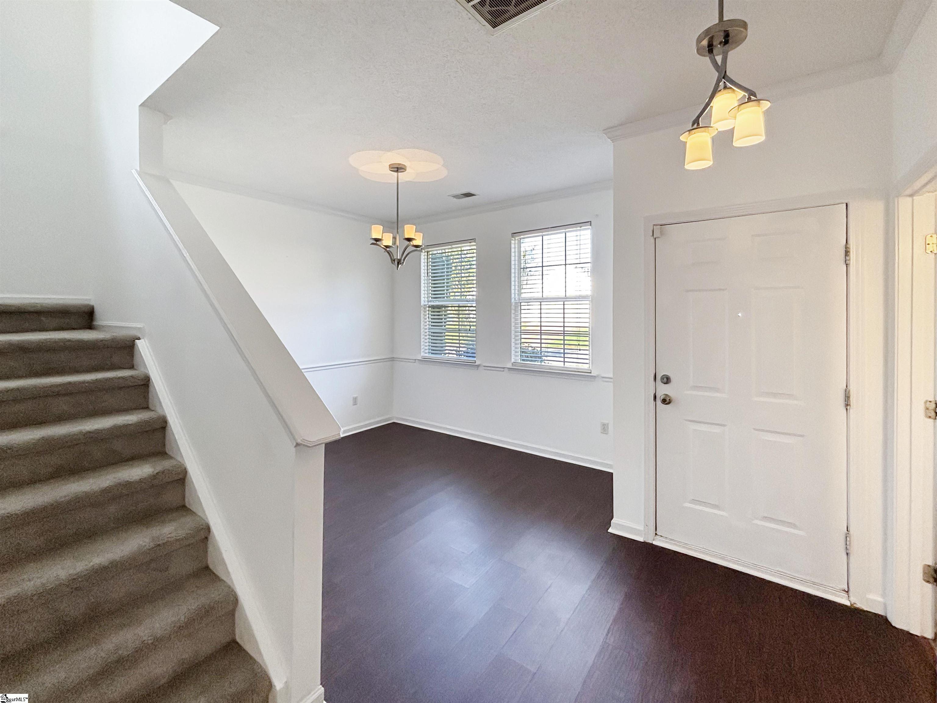 1599407 Property Photo 3