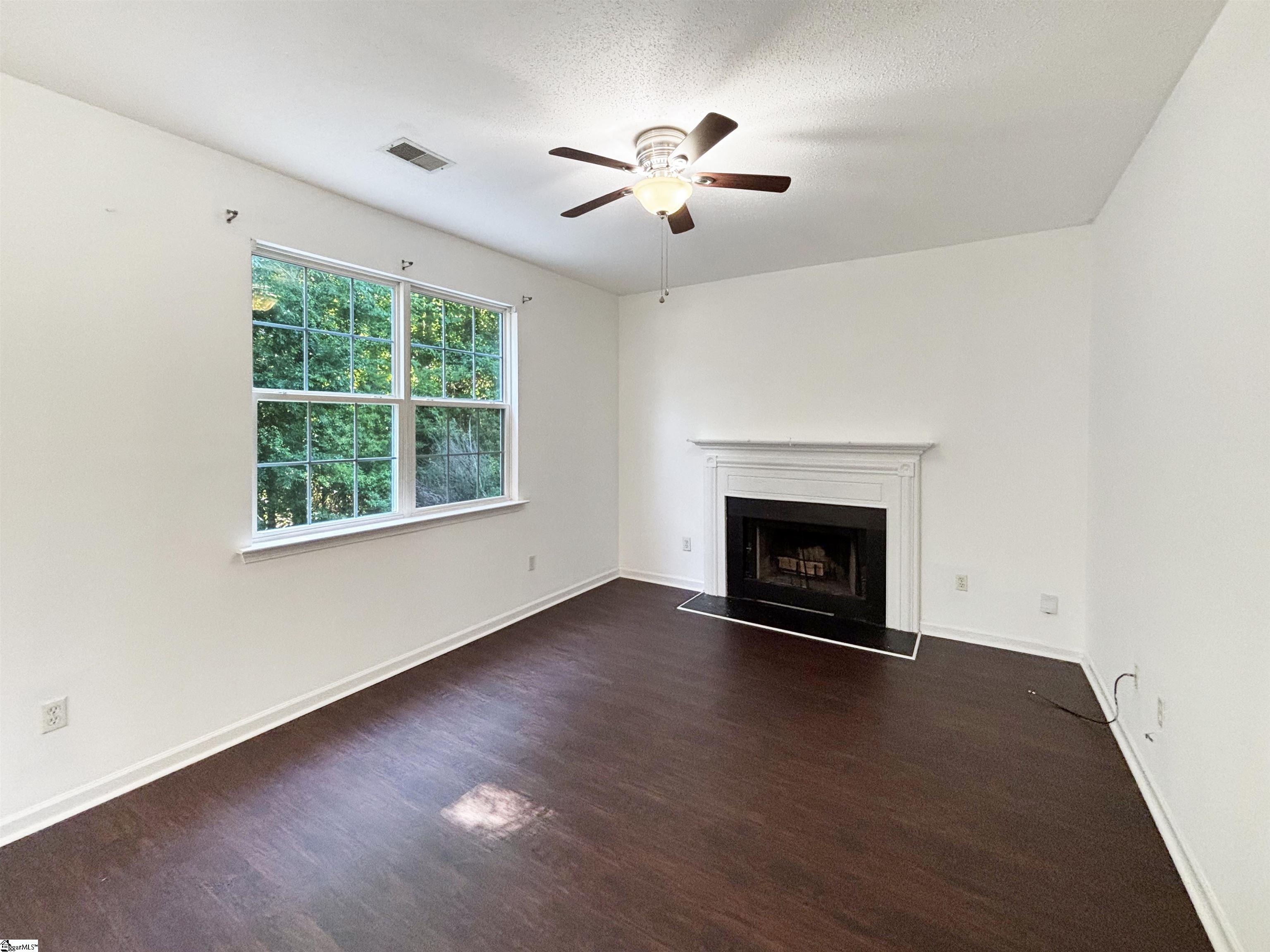 1599407 Property Photo 7