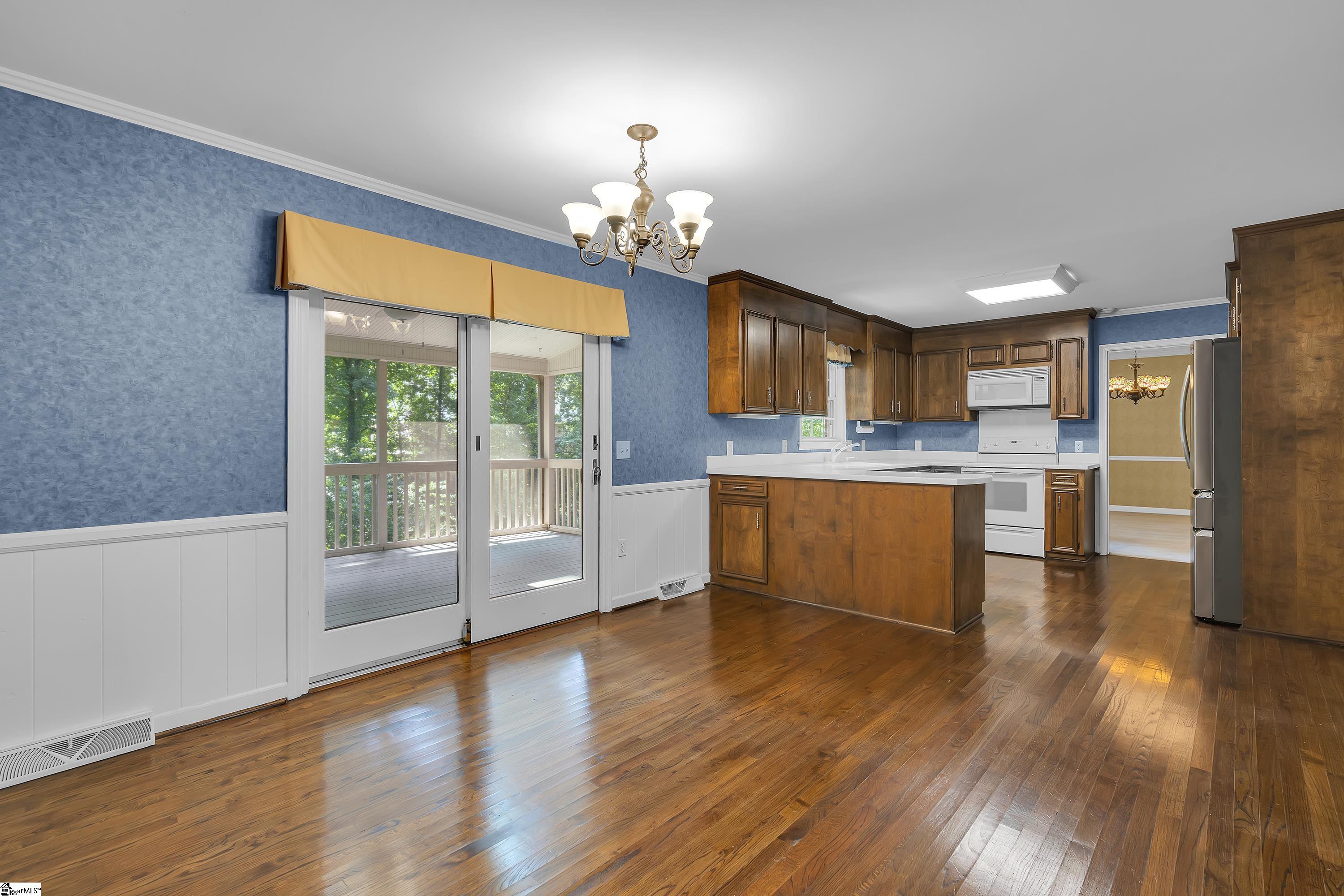 221 Briar Creek Drive Property Photo 3