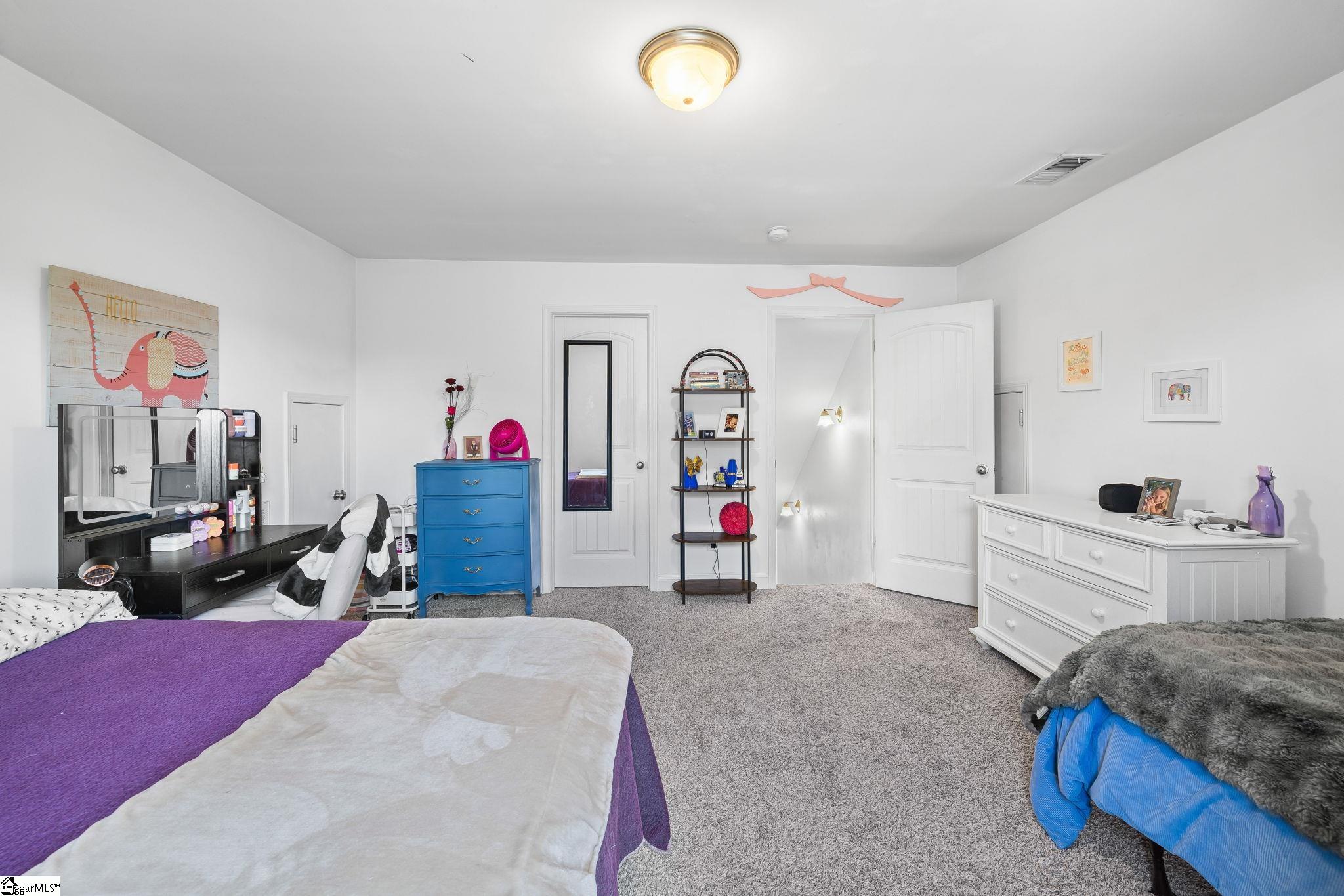 323 Barnhill Court Property Photo 24