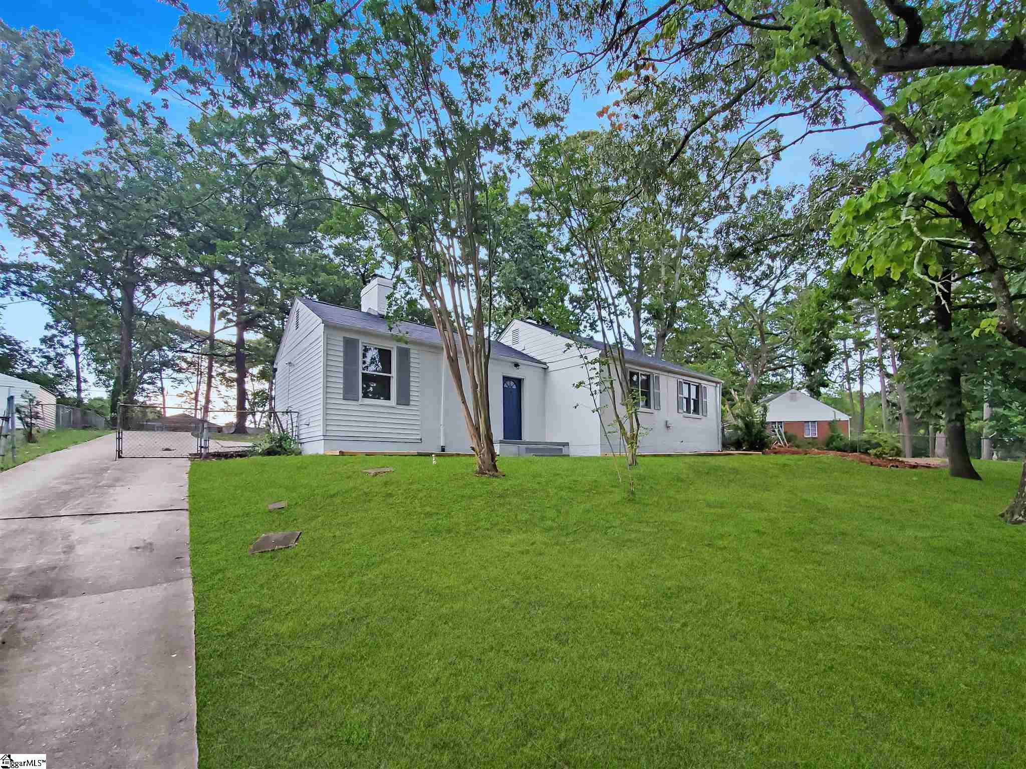 1599422 Property Photo 2