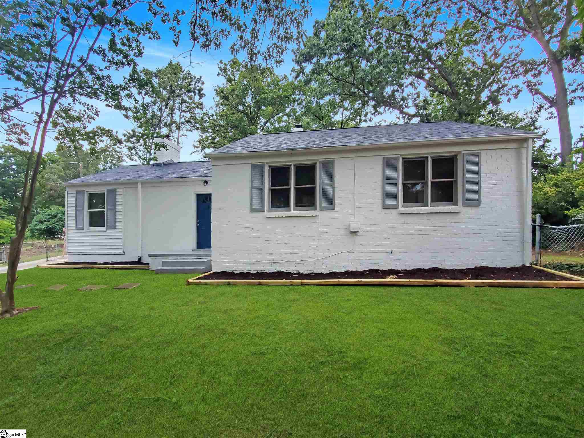 1599422 Property Photo 3