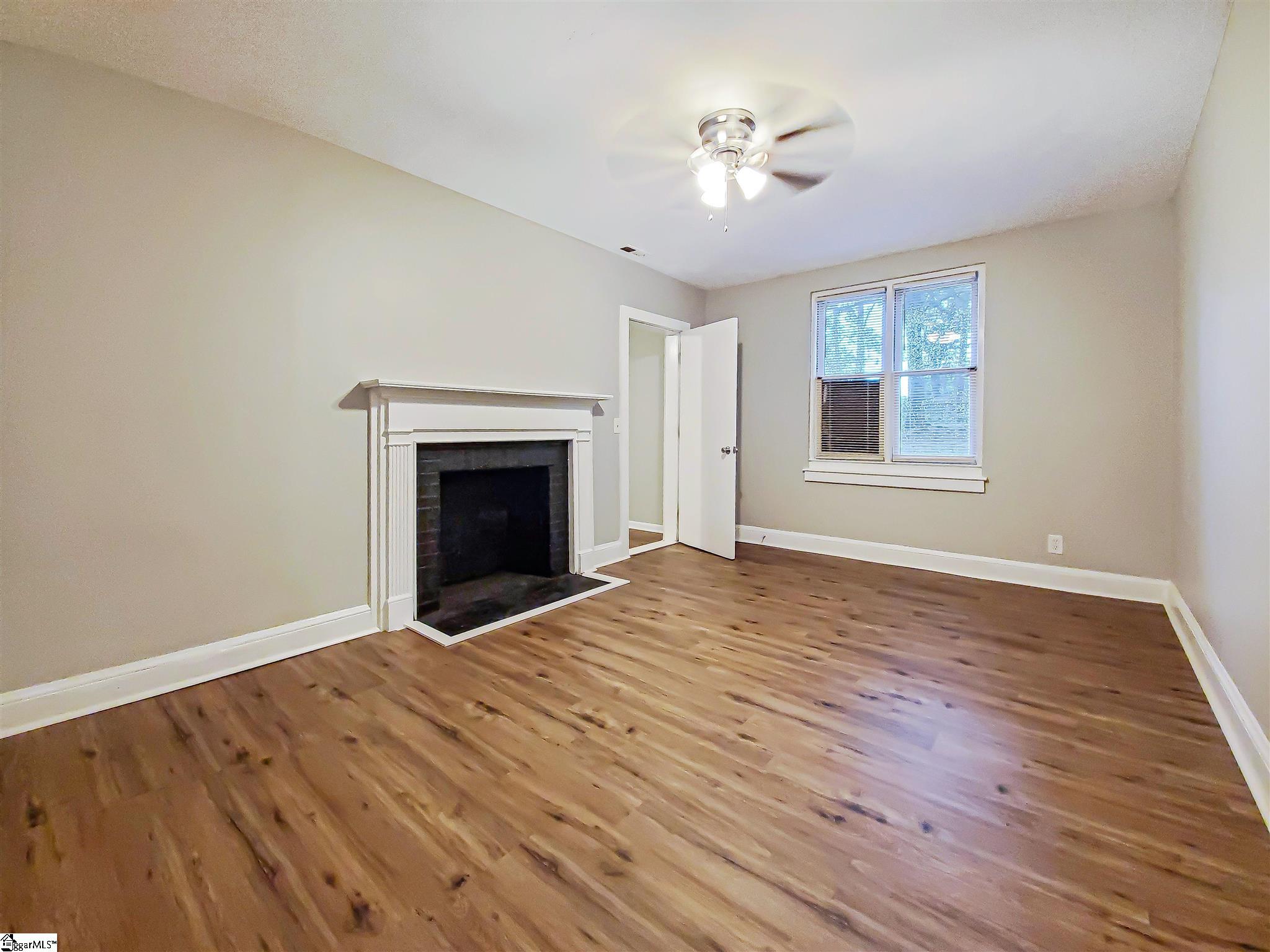 1599422 Property Photo 5
