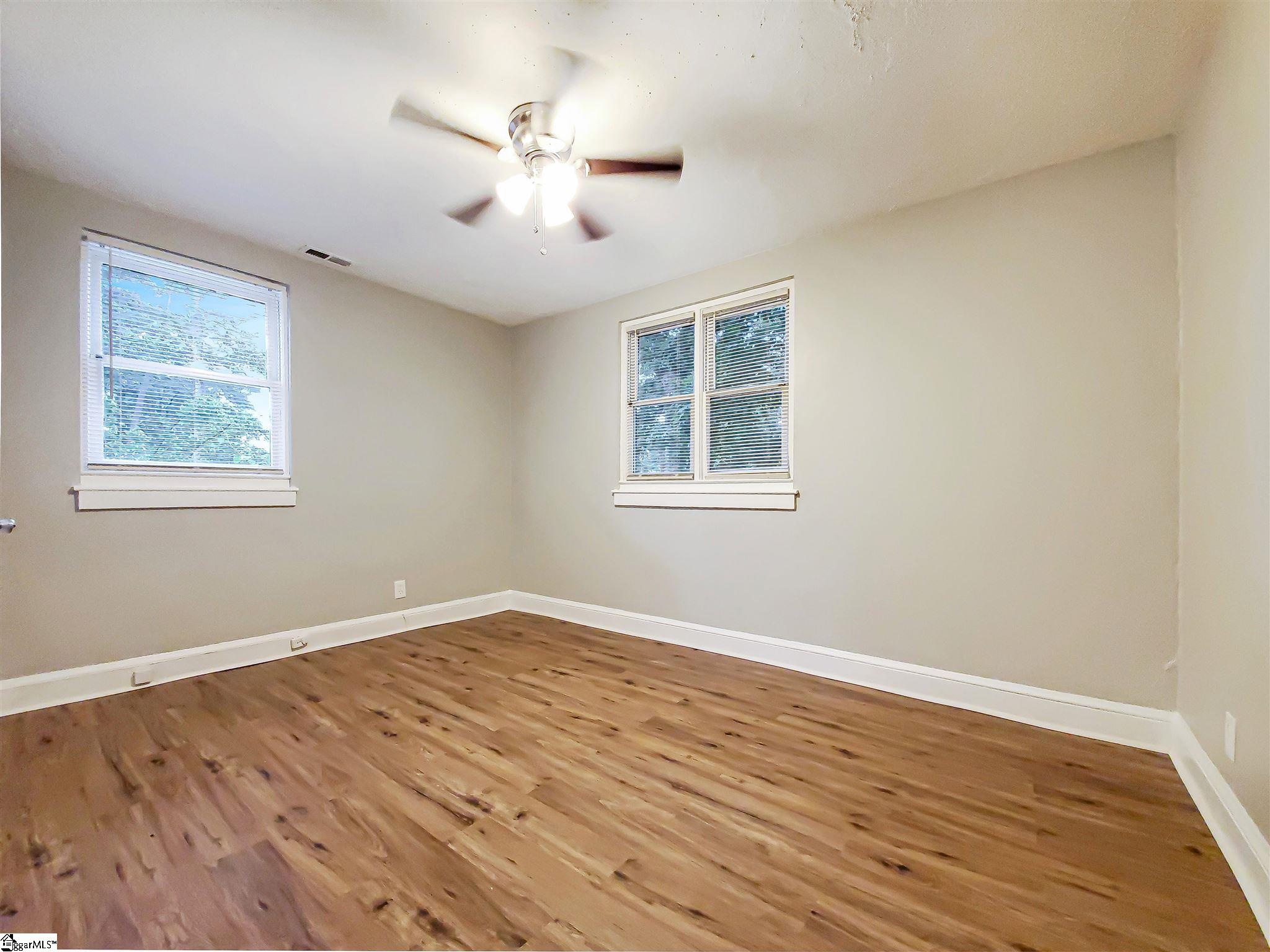 1599422 Property Photo 11