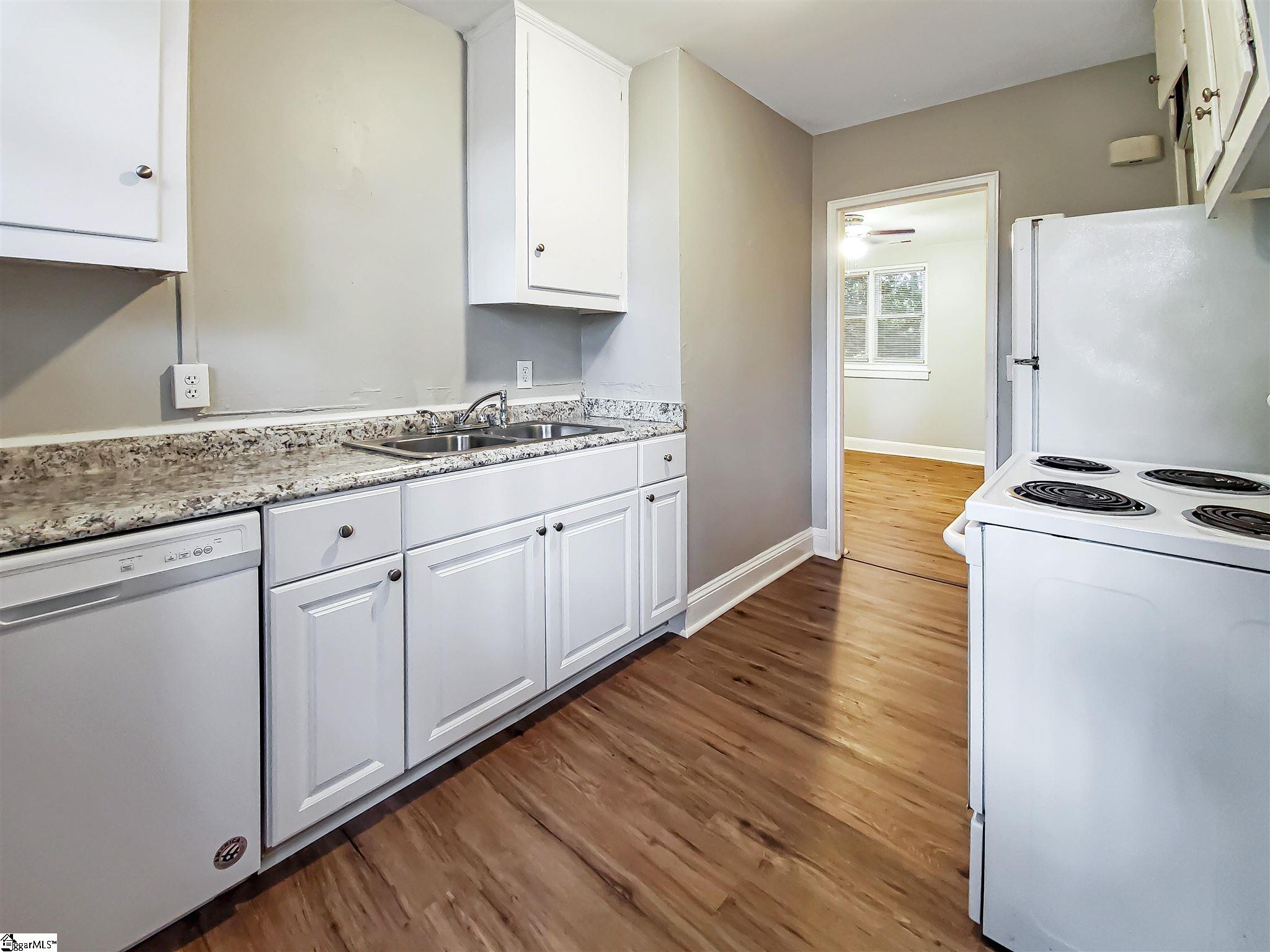 1599422 Property Photo 15