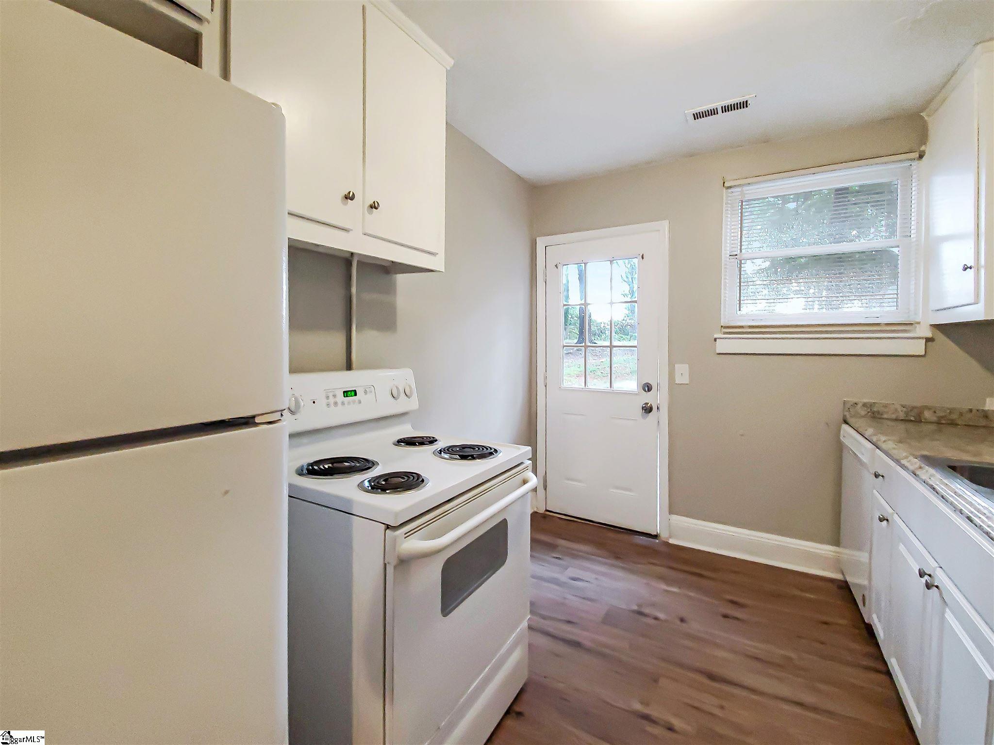 1599422 Property Photo 16