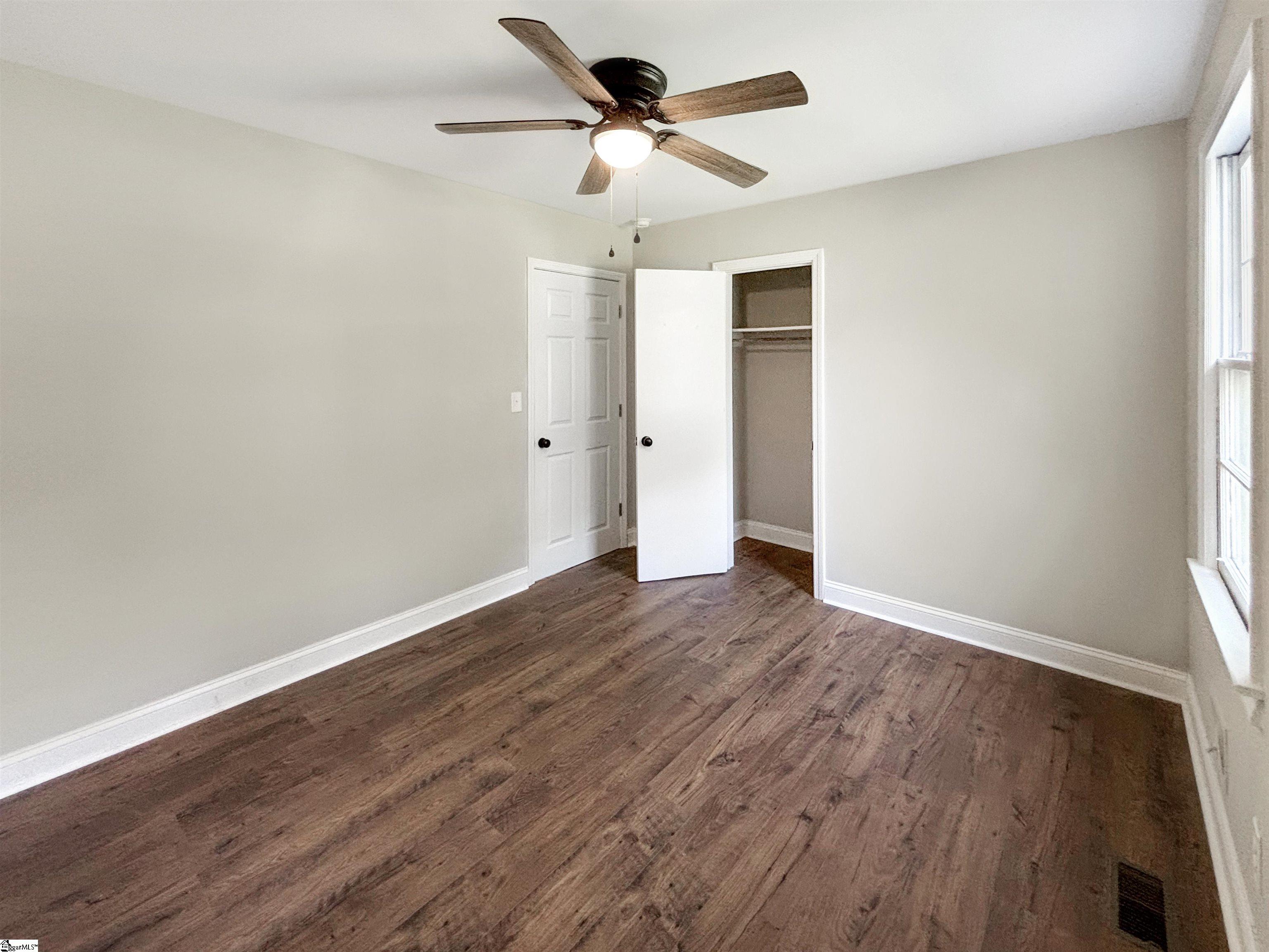 1599427 Property Photo 16