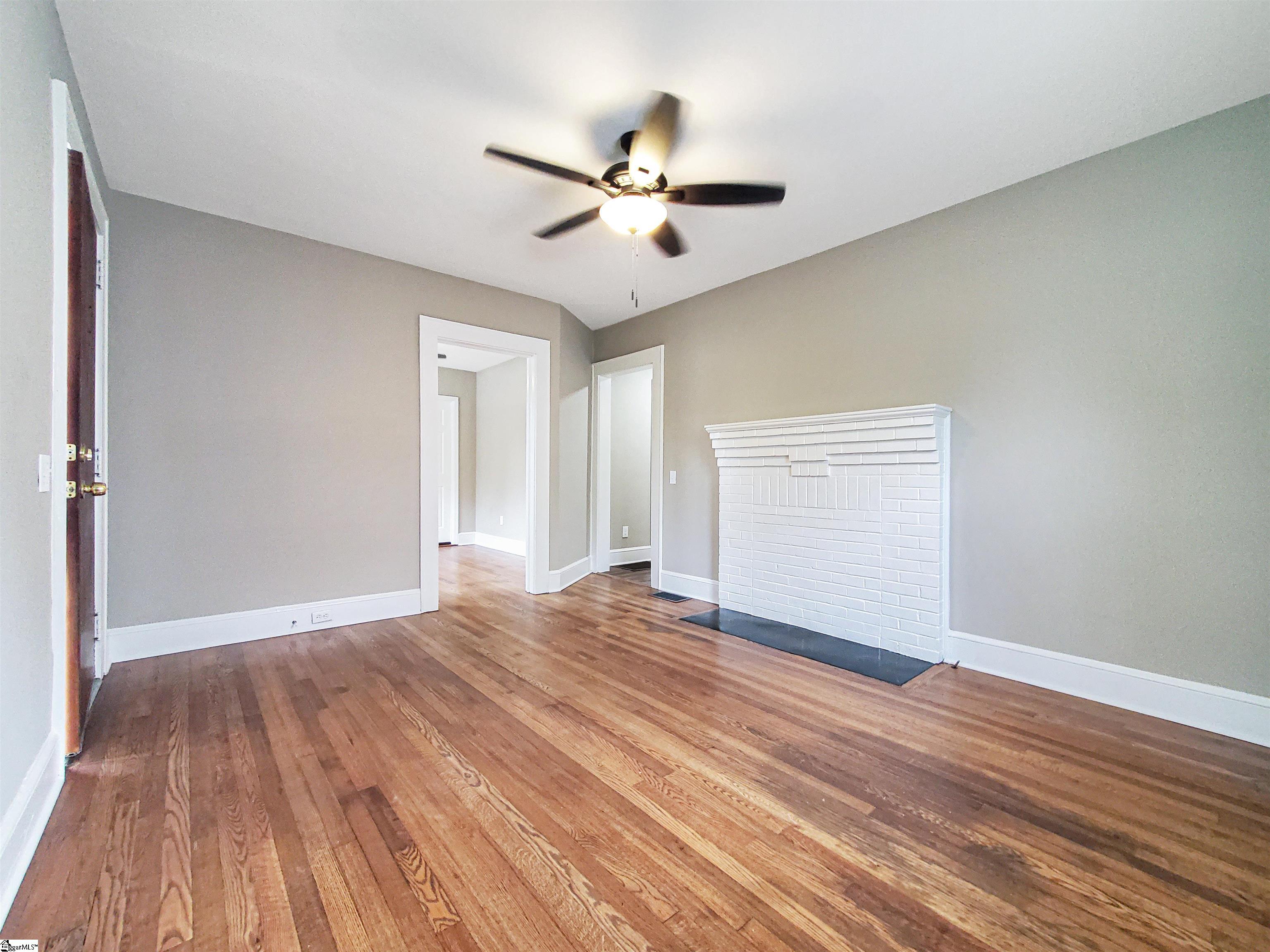 1599435 Property Photo 3