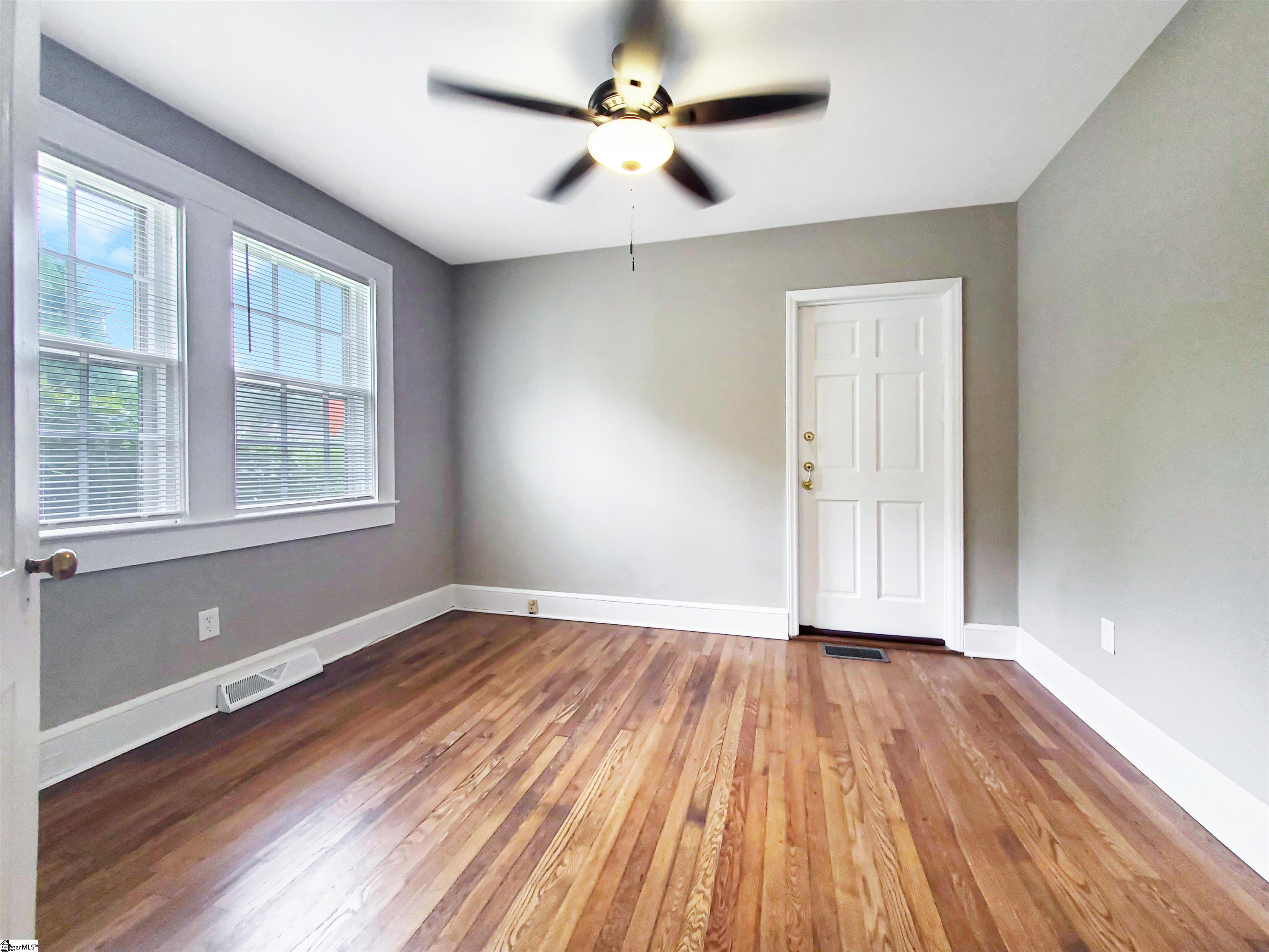 1599435 Property Photo 6
