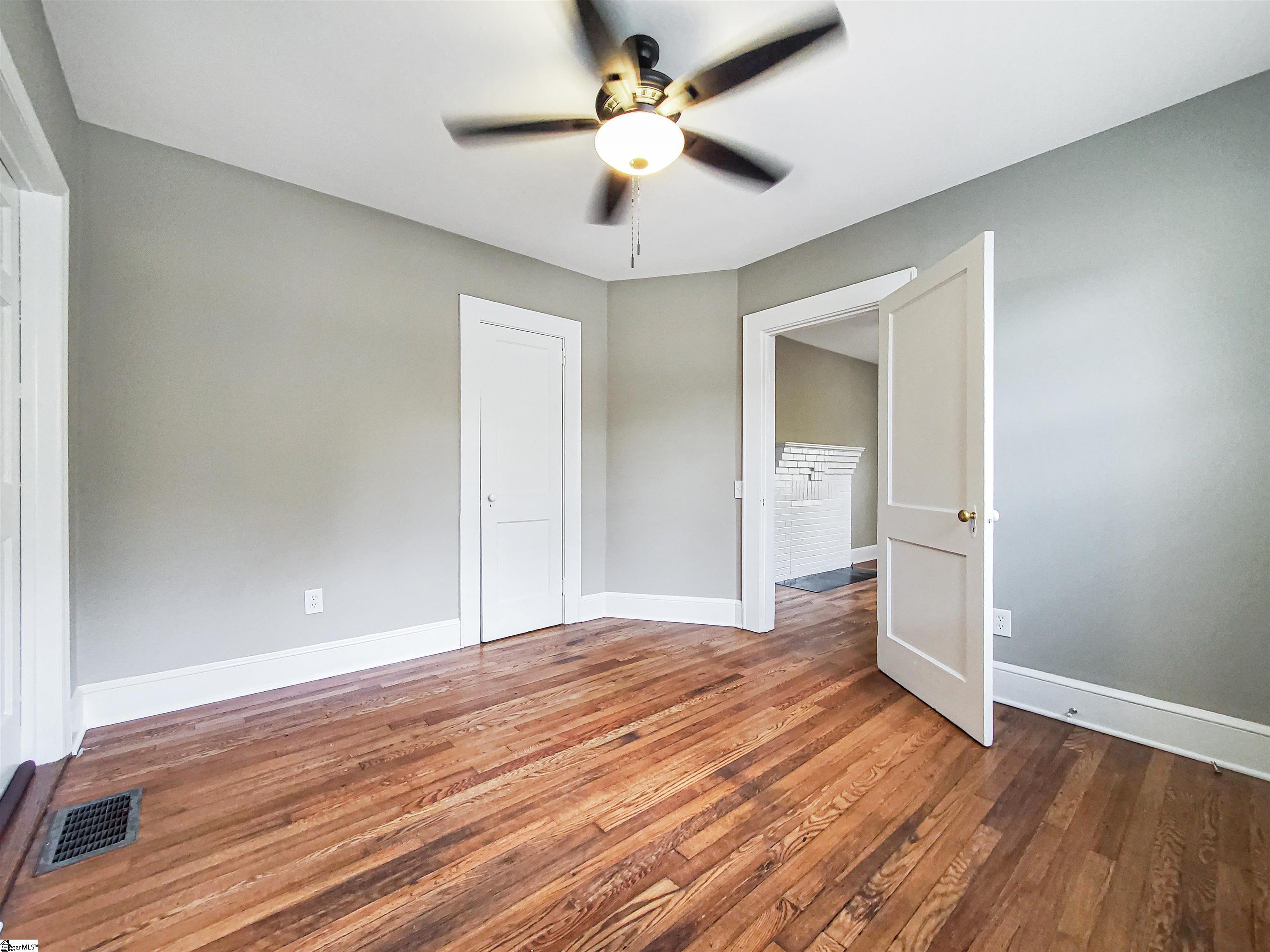 1599435 Property Photo 8