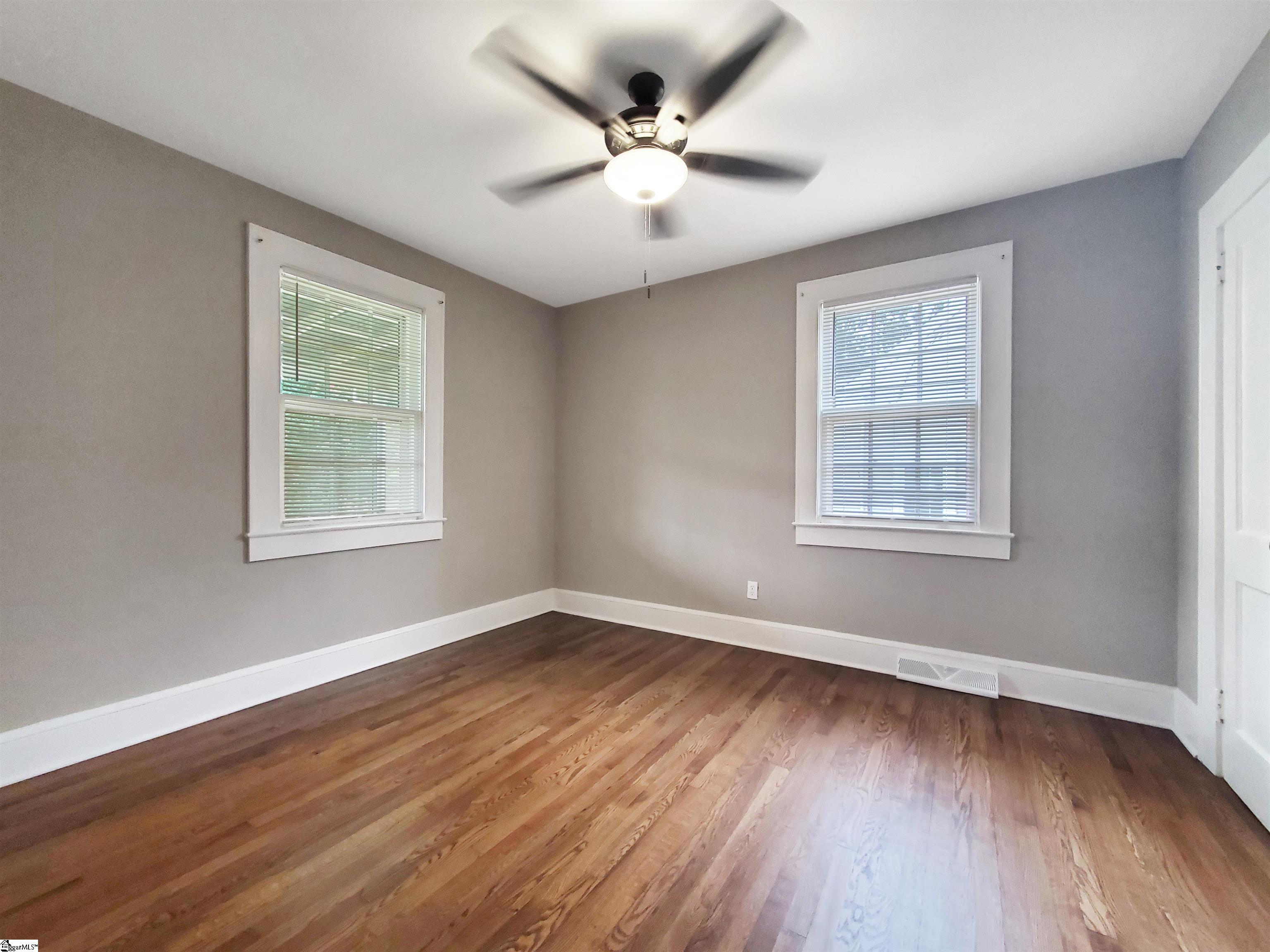 1599435 Property Photo 11