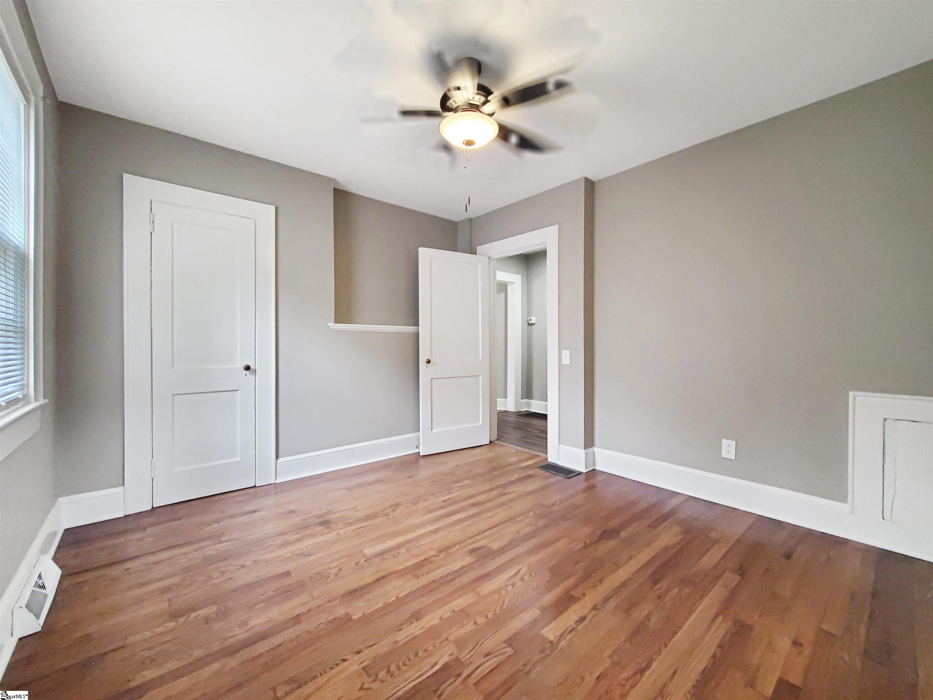 1599435 Property Photo 12