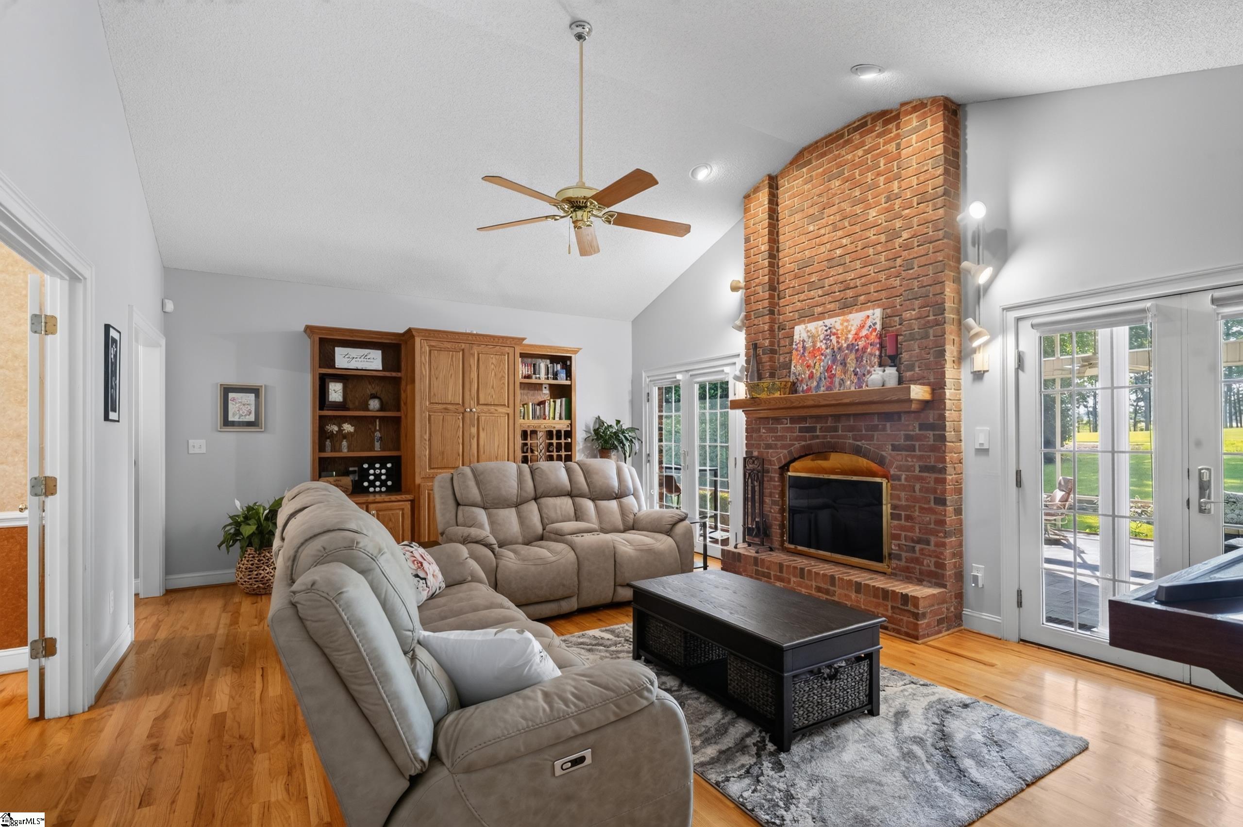 223 Swing About Property Photo 6