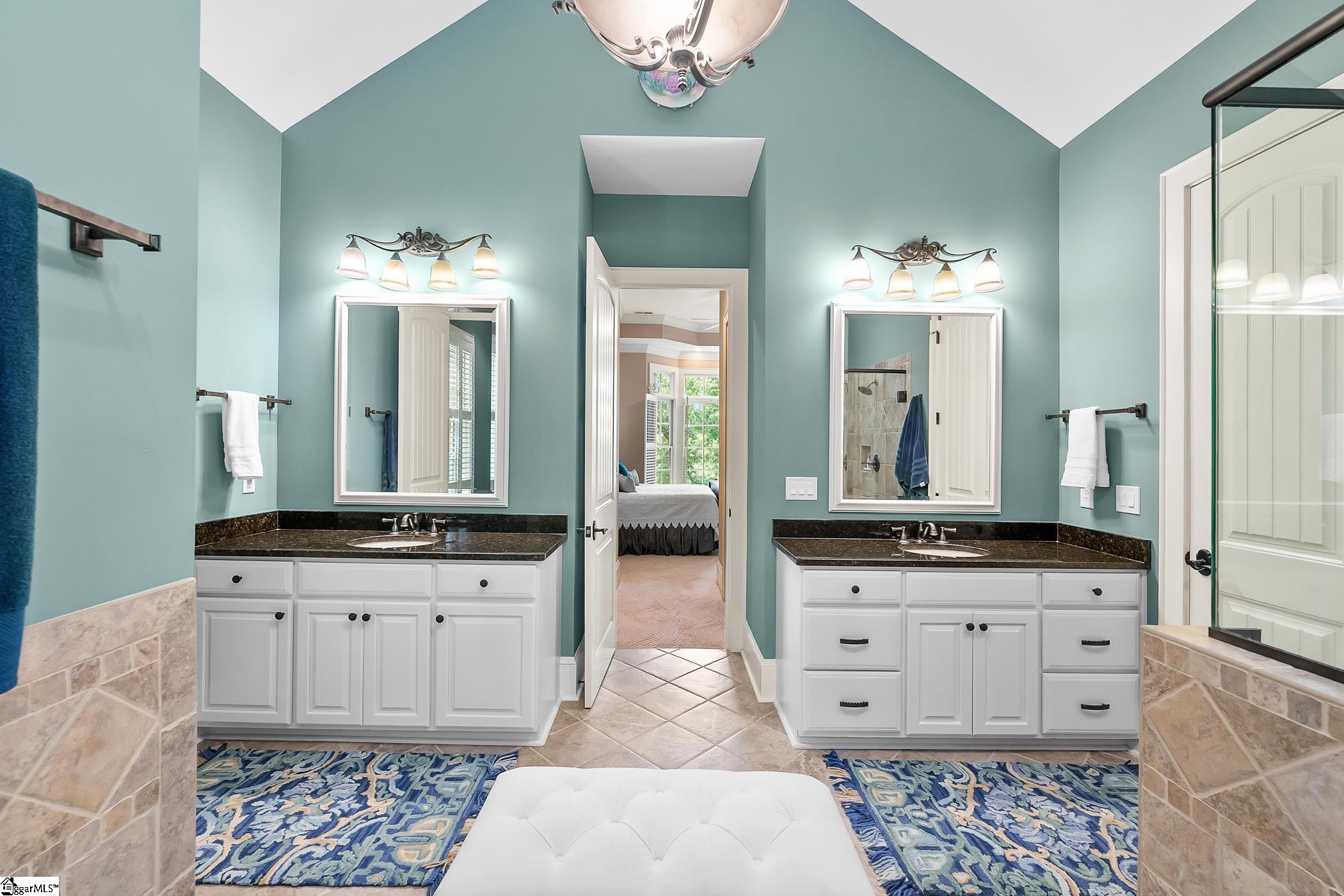 1599457 Property Photo 22