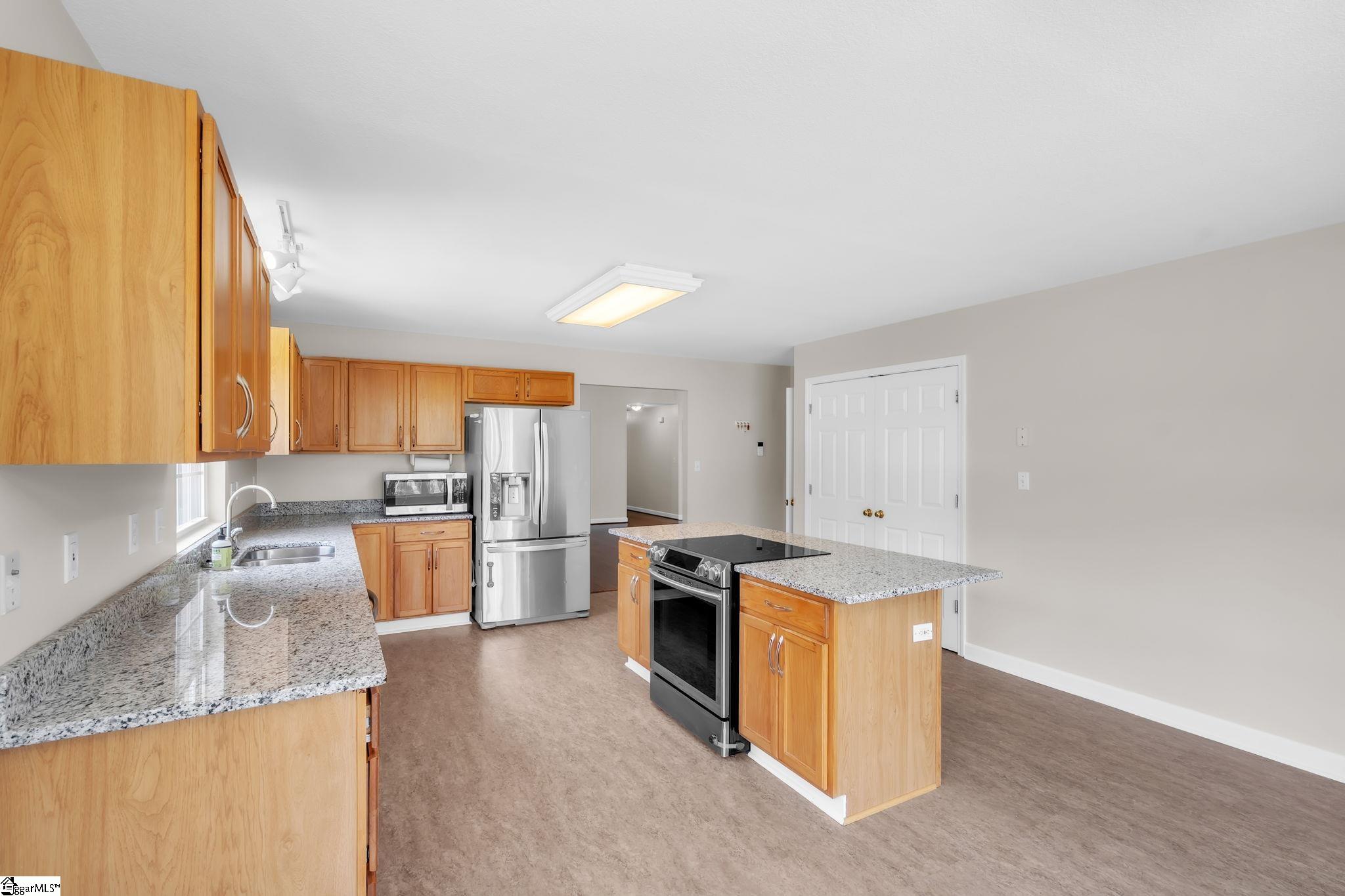 356 Garnet Valley Drive Property Photo 11