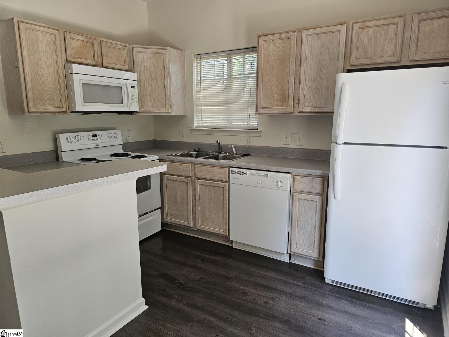 120 University Village Drive Property Photo 4