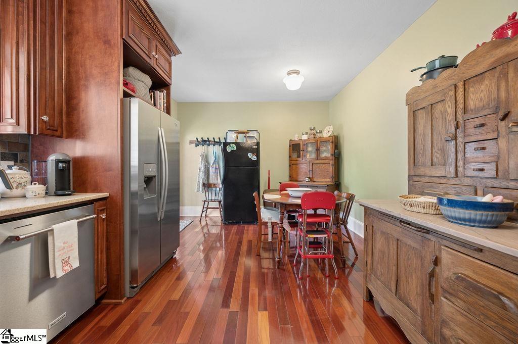 6 Oakland Avenue Property Photo 15