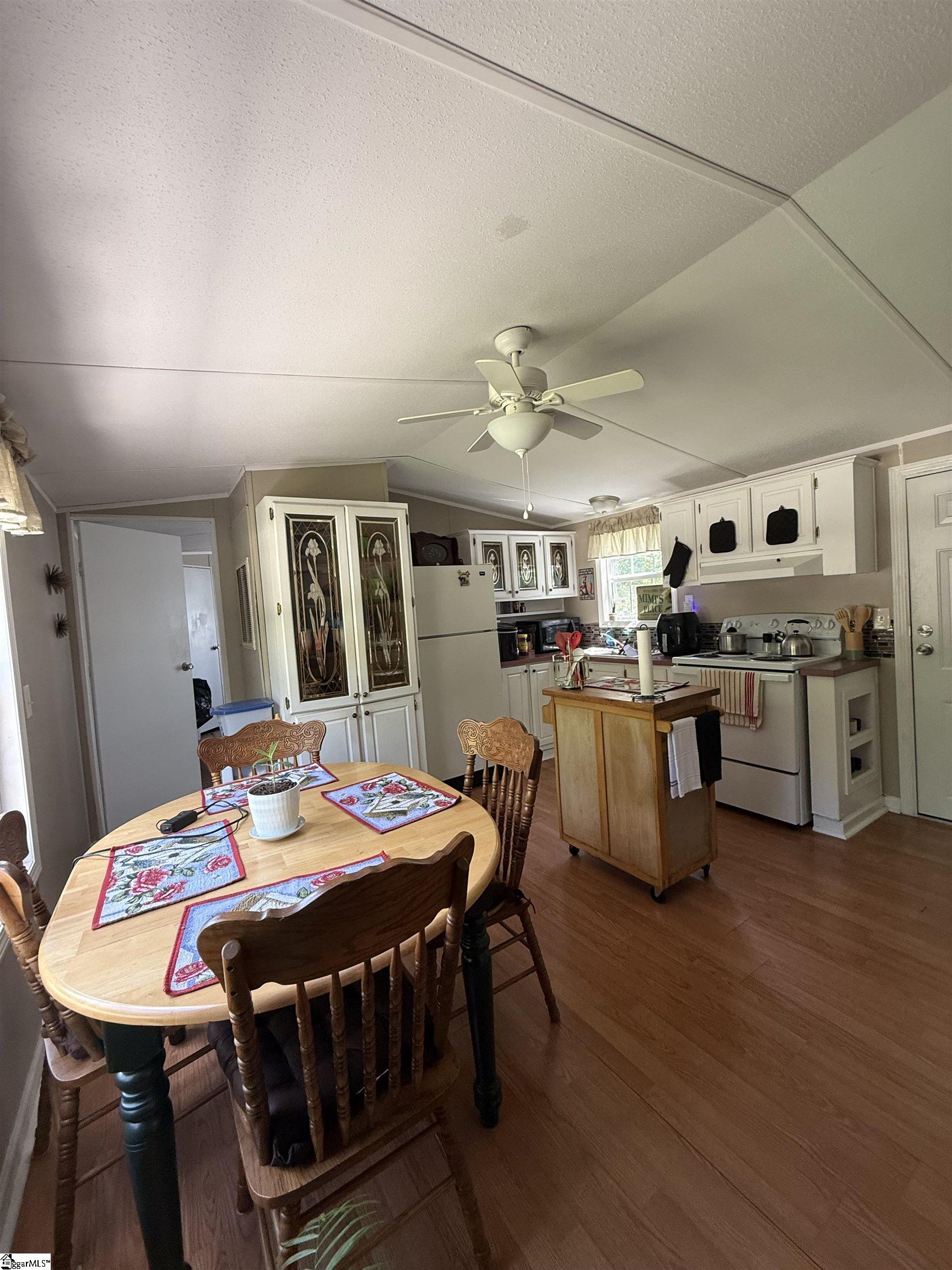 220 Whitefish Way Property Photo 9
