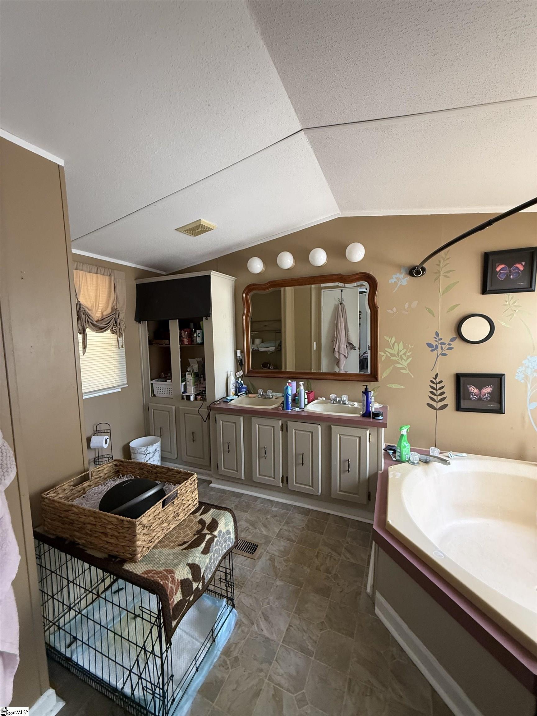 220 Whitefish Way Property Photo 11