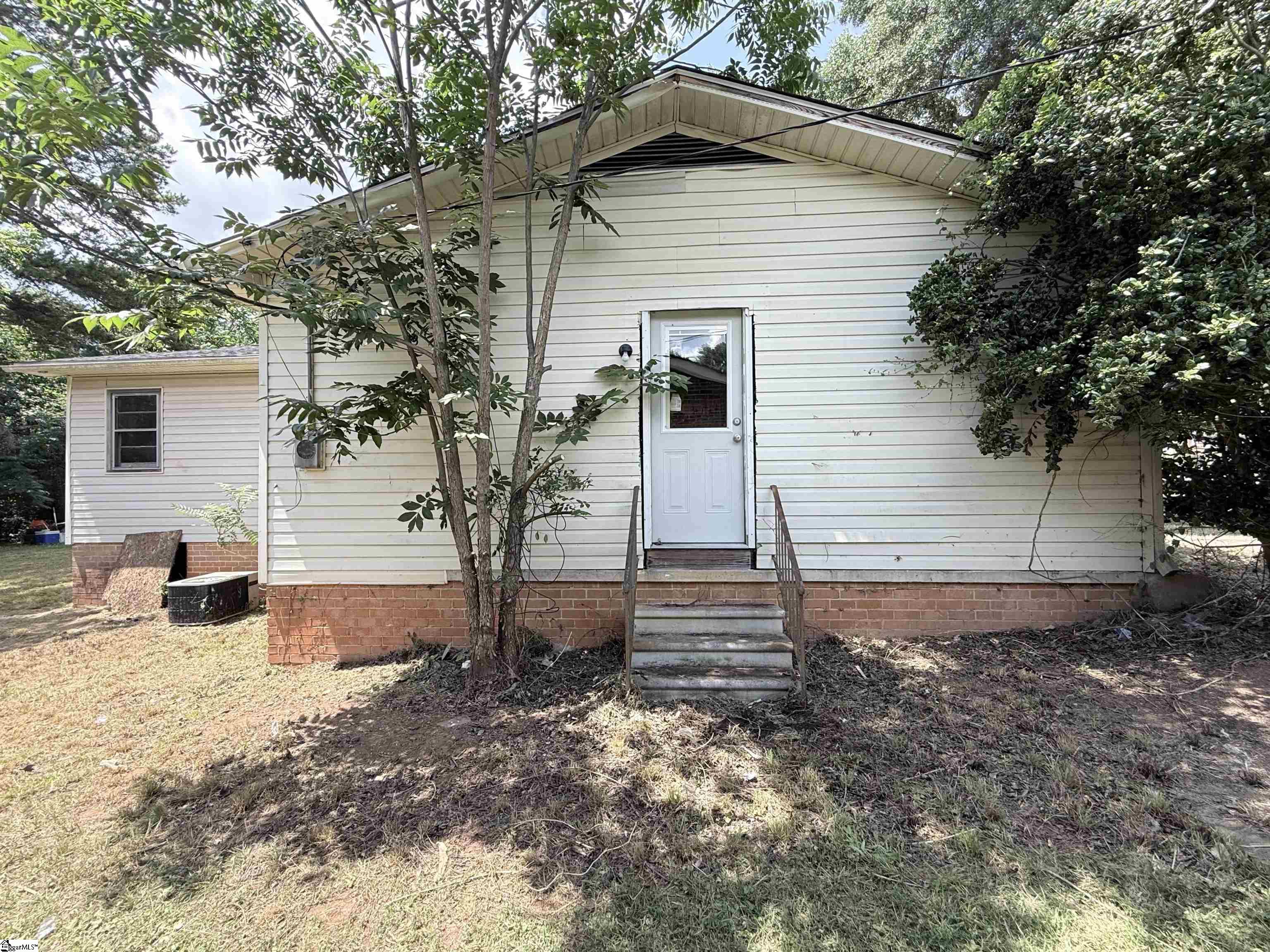 104 Cabot Court Property Photo 2