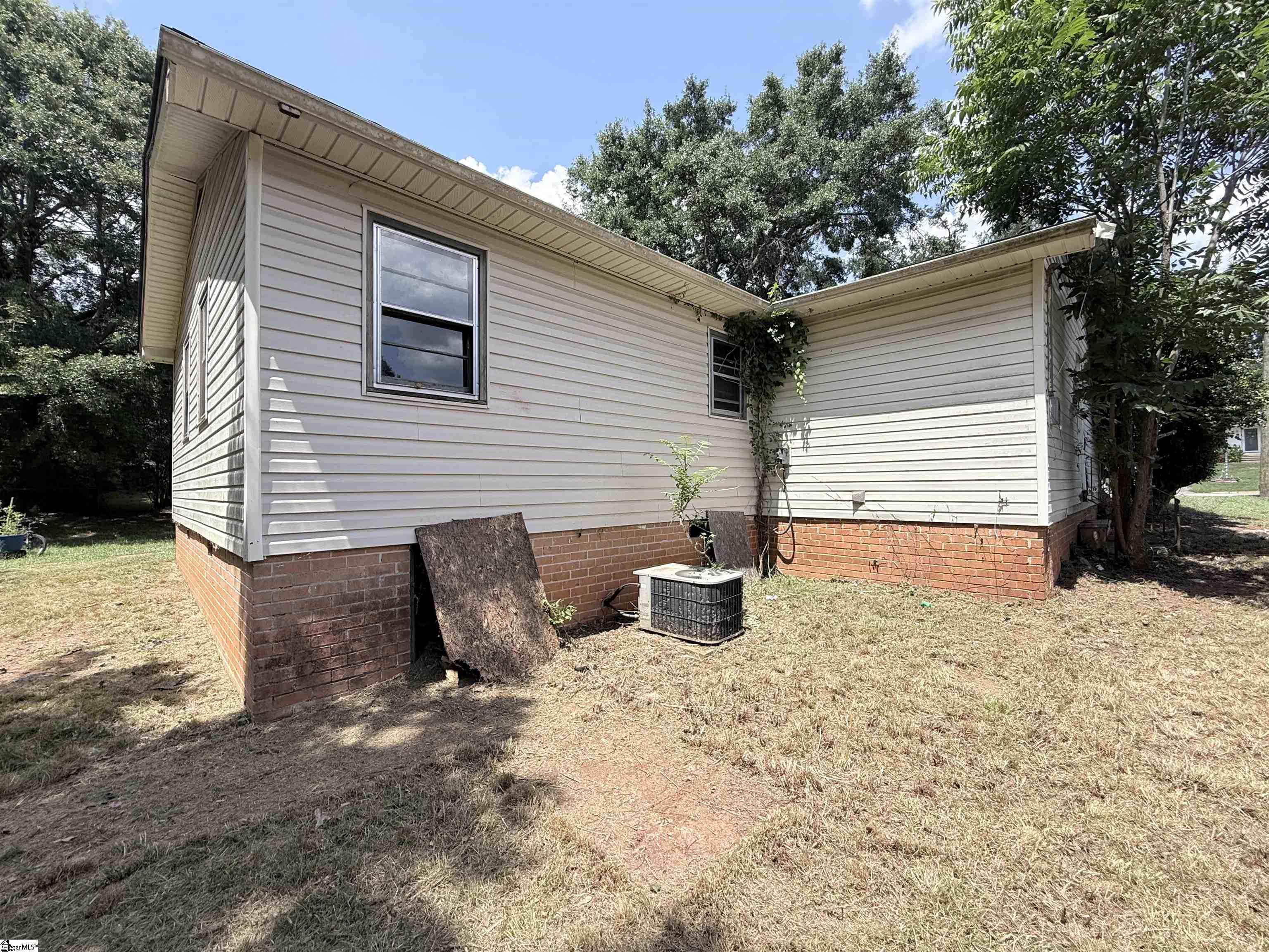 104 Cabot Court Property Photo 3