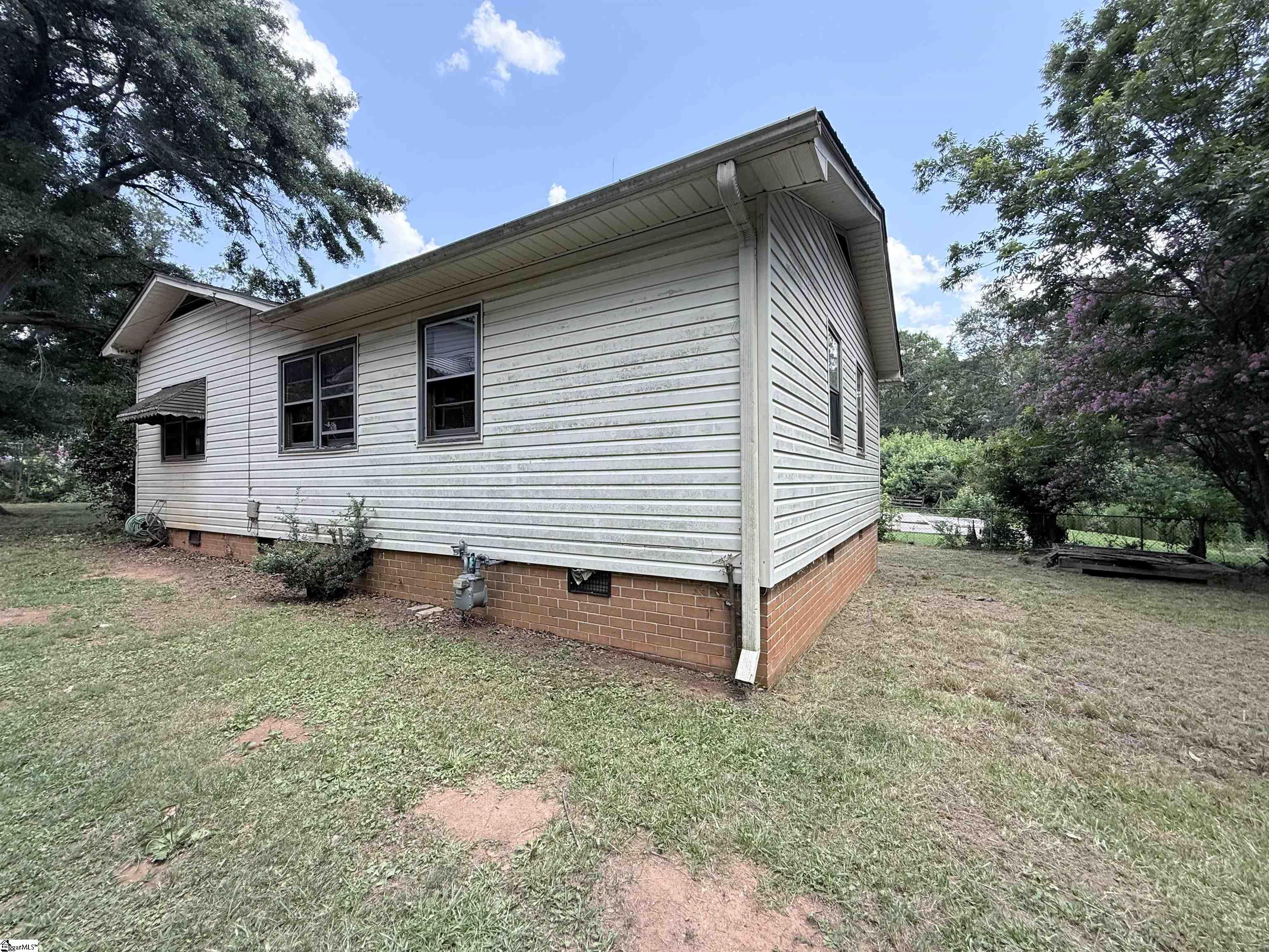 104 Cabot Court Property Photo 6
