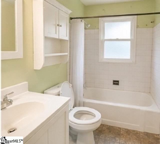 7427 Gravely Court Property Photo 10
