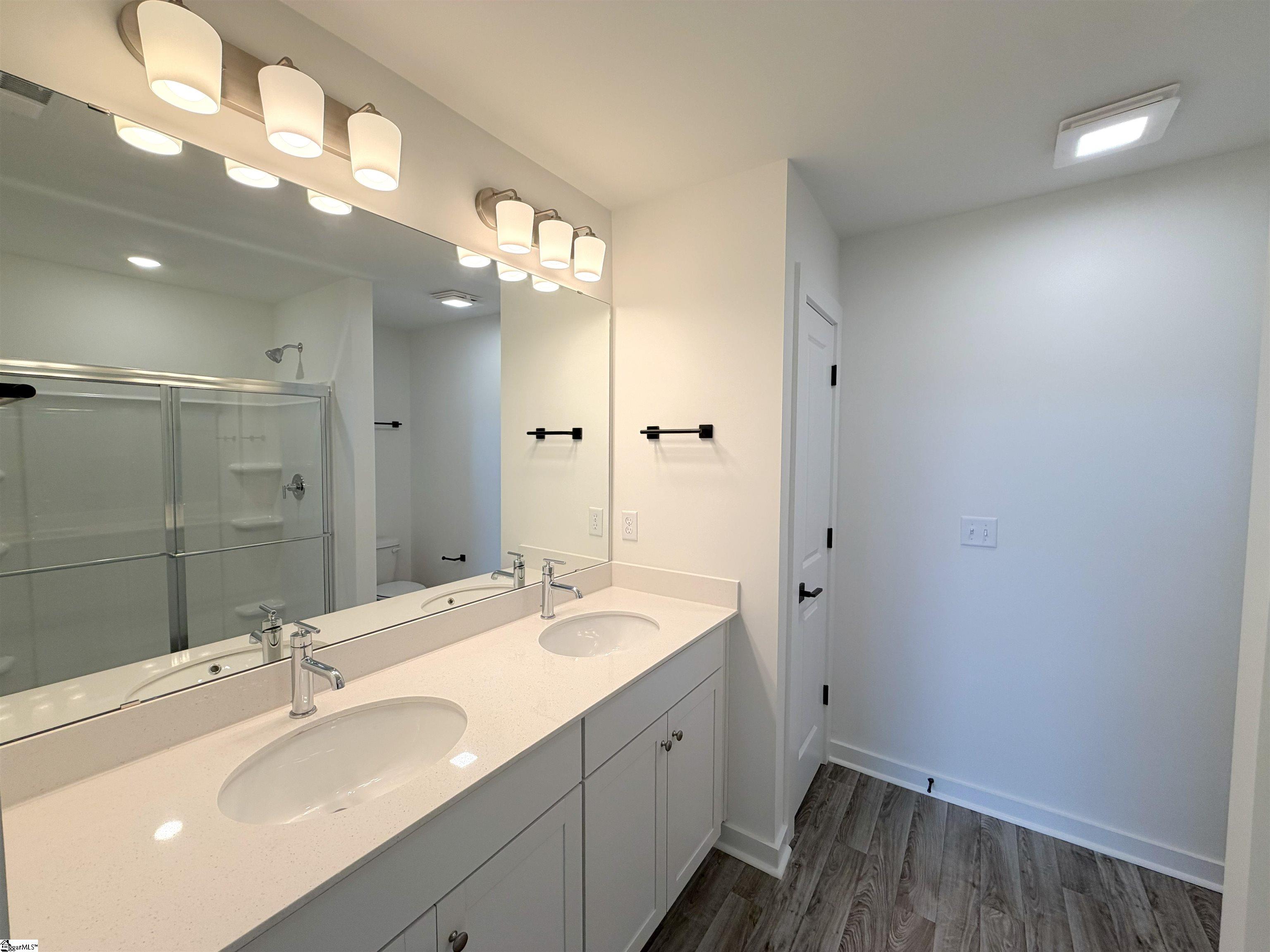 1294 Westgate Village Drive Property Photo 12
