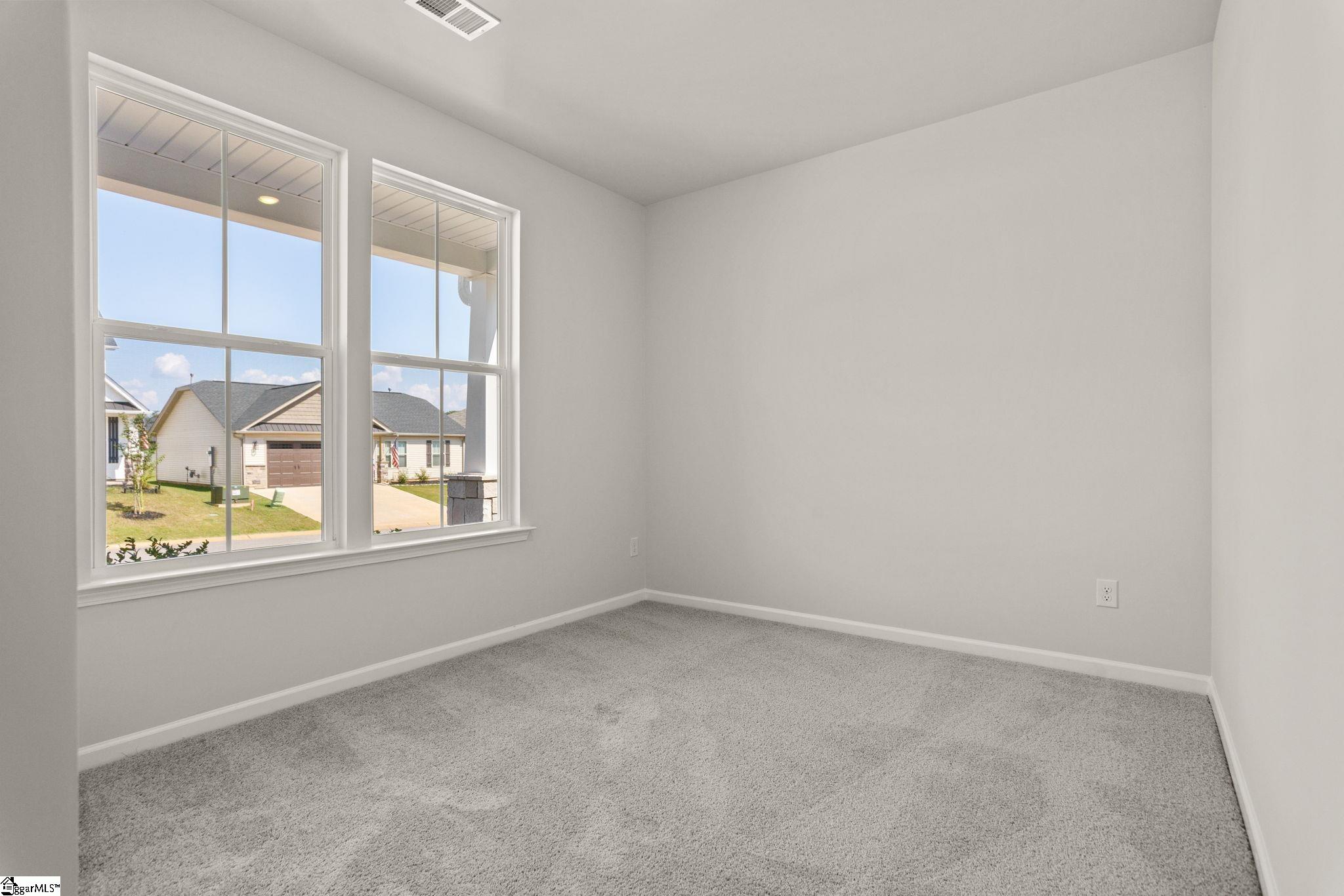 1599535 Property Photo 5
