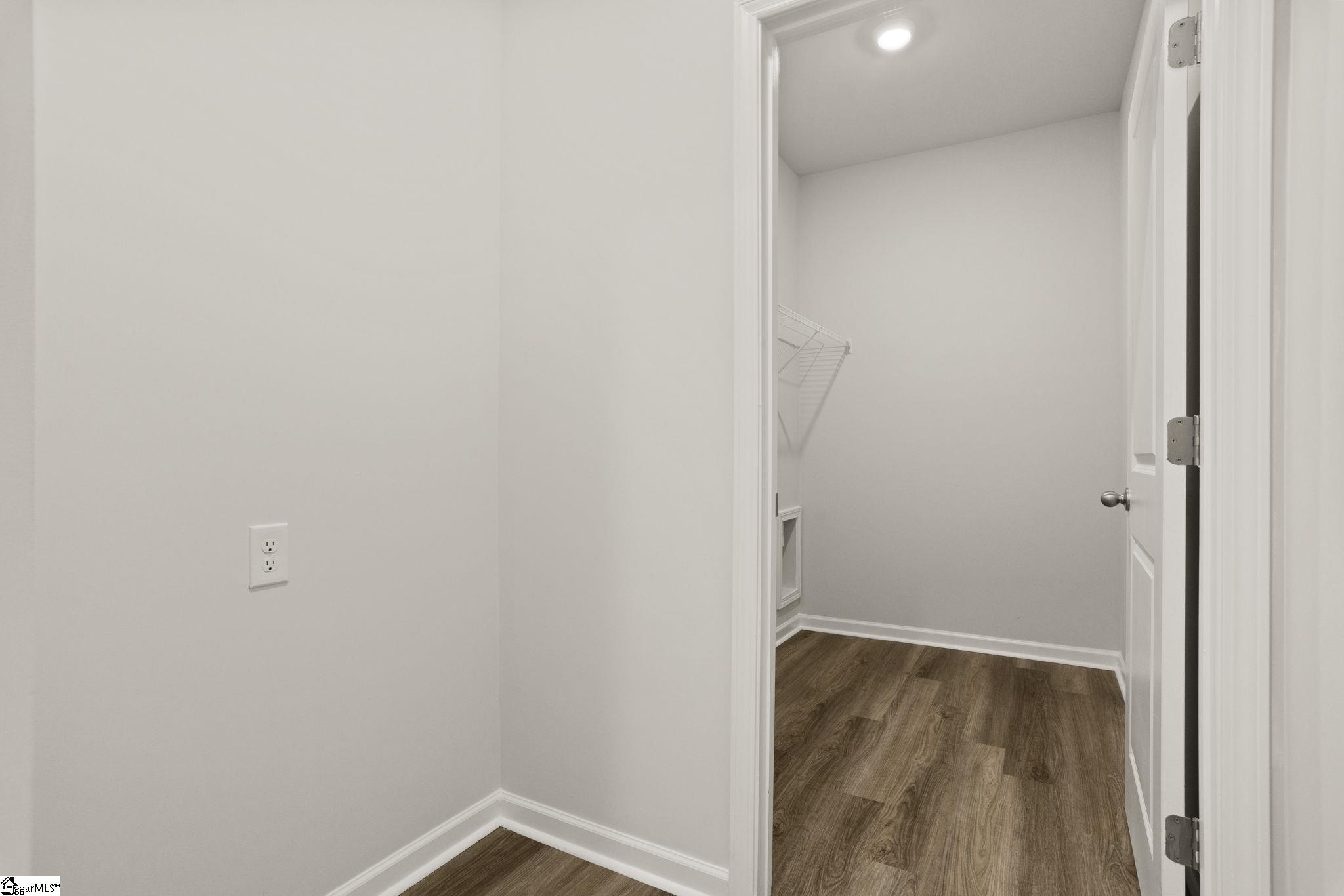 1599535 Property Photo 8