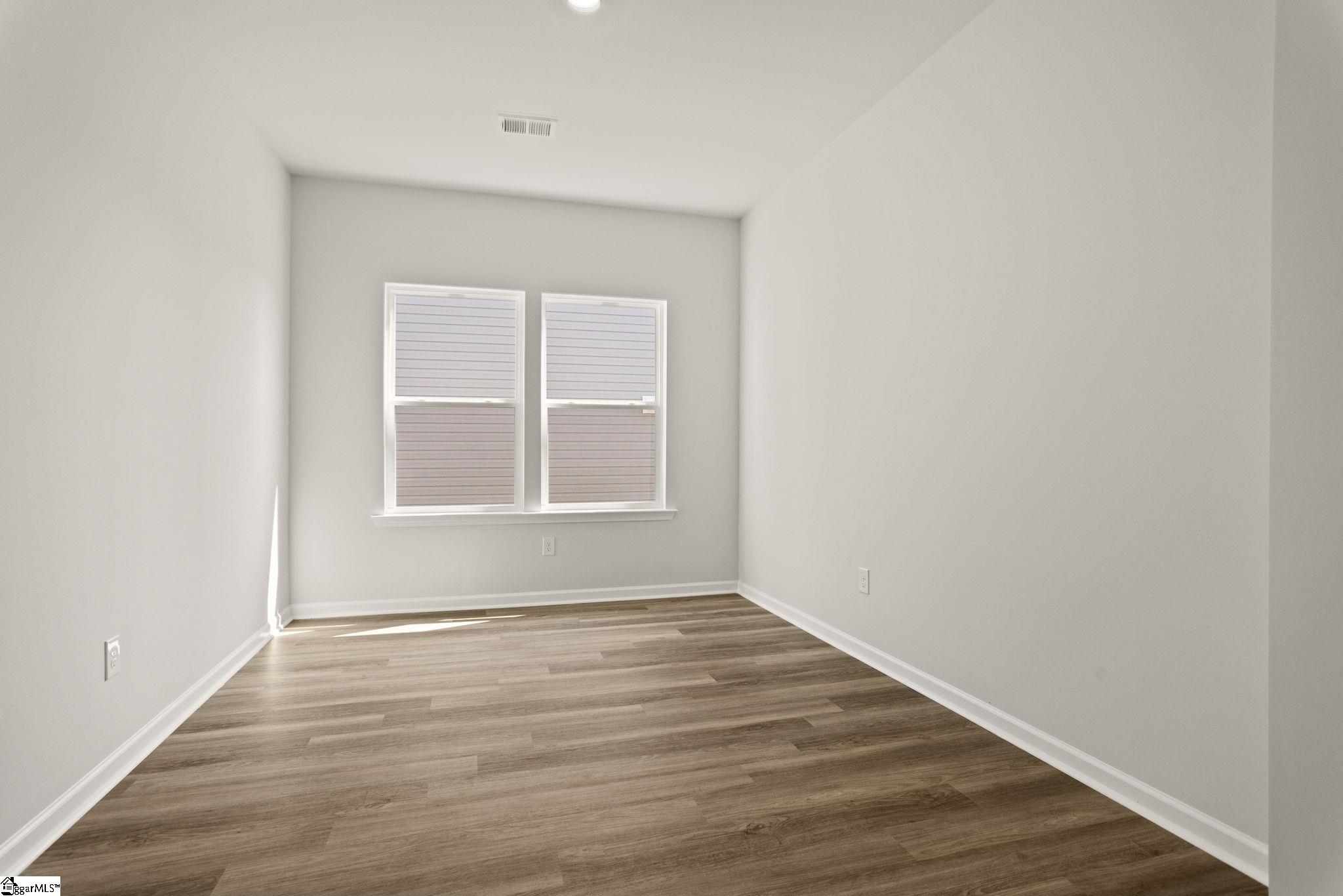 1599535 Property Photo 12