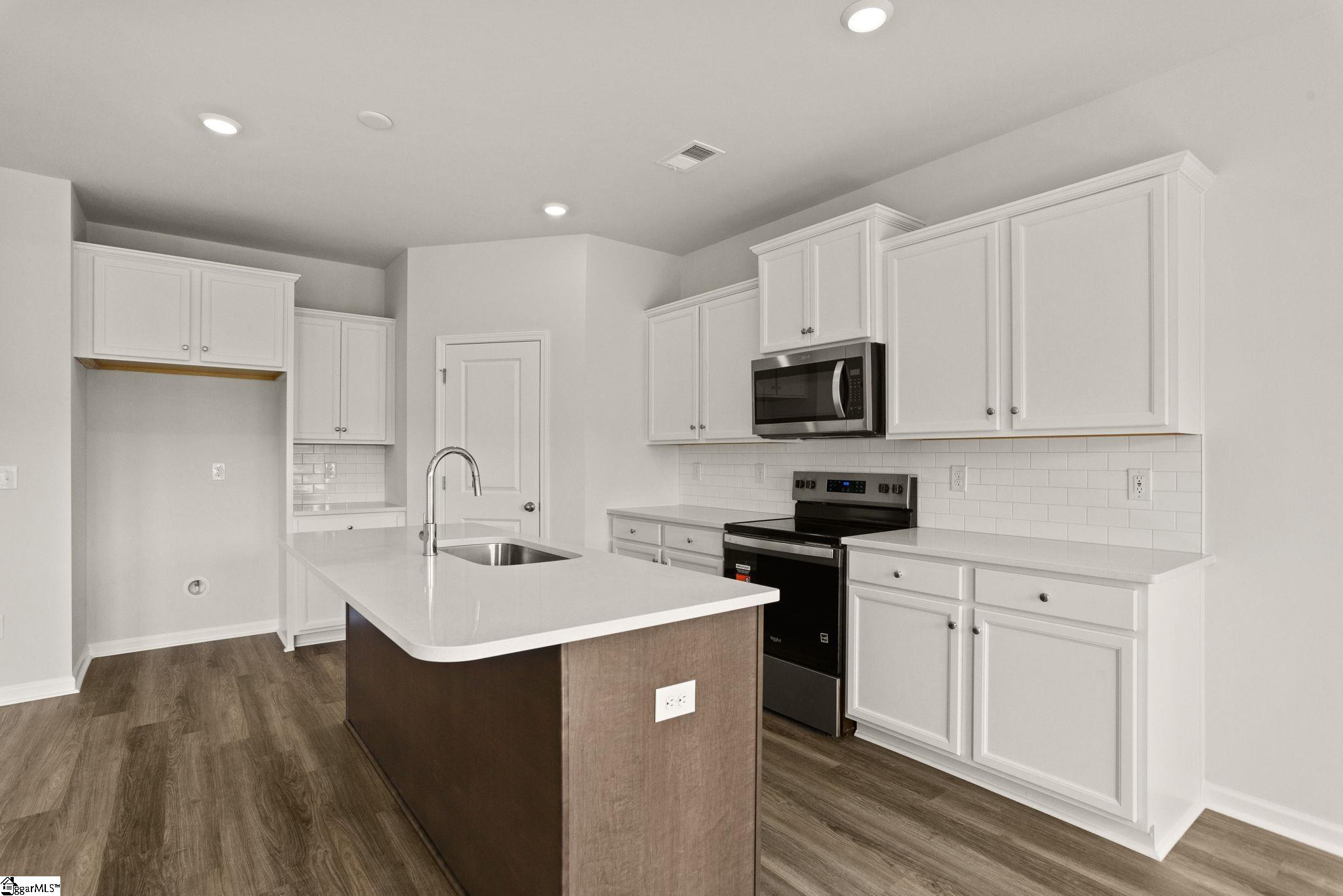 1599535 Property Photo 17