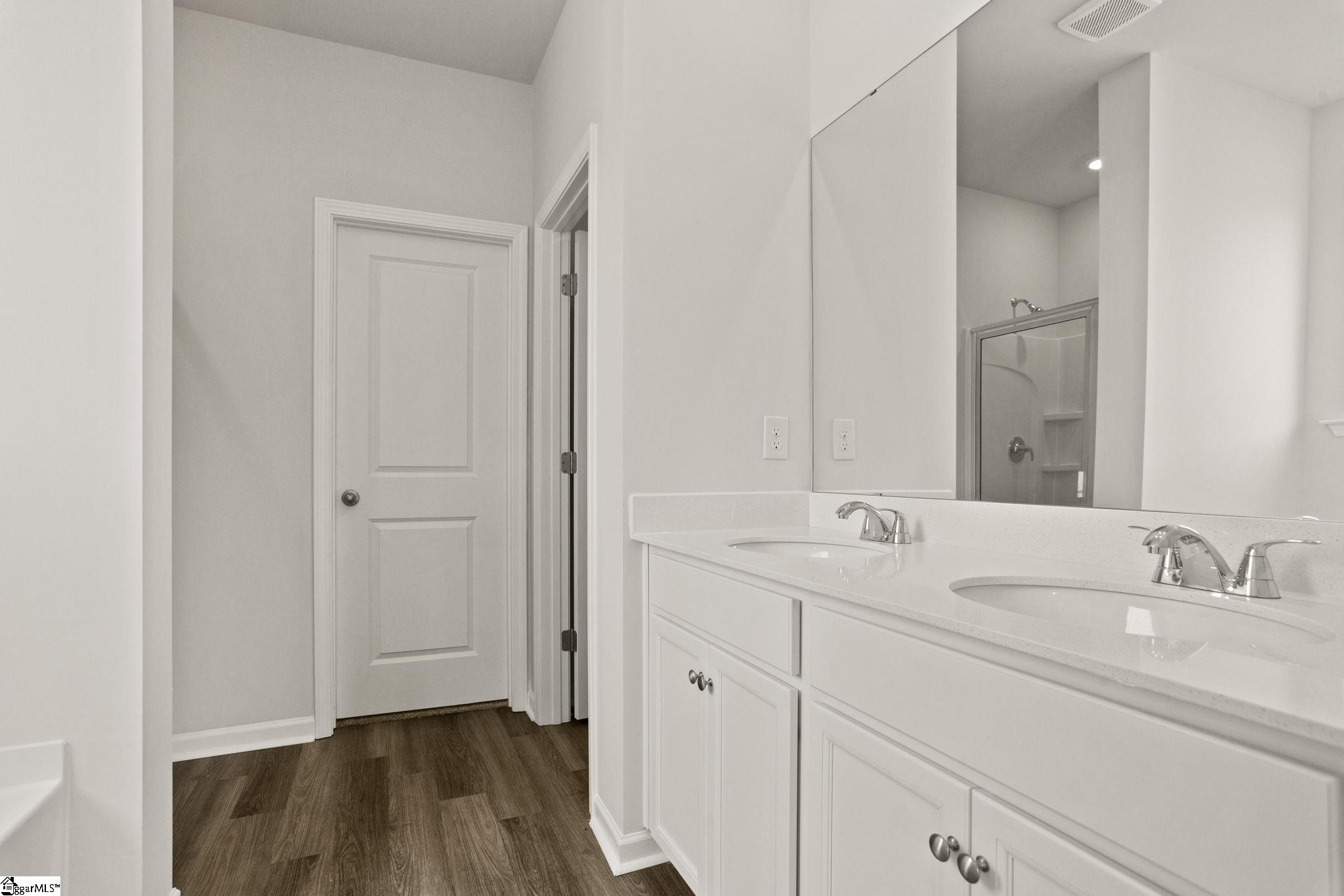 1599535 Property Photo 22