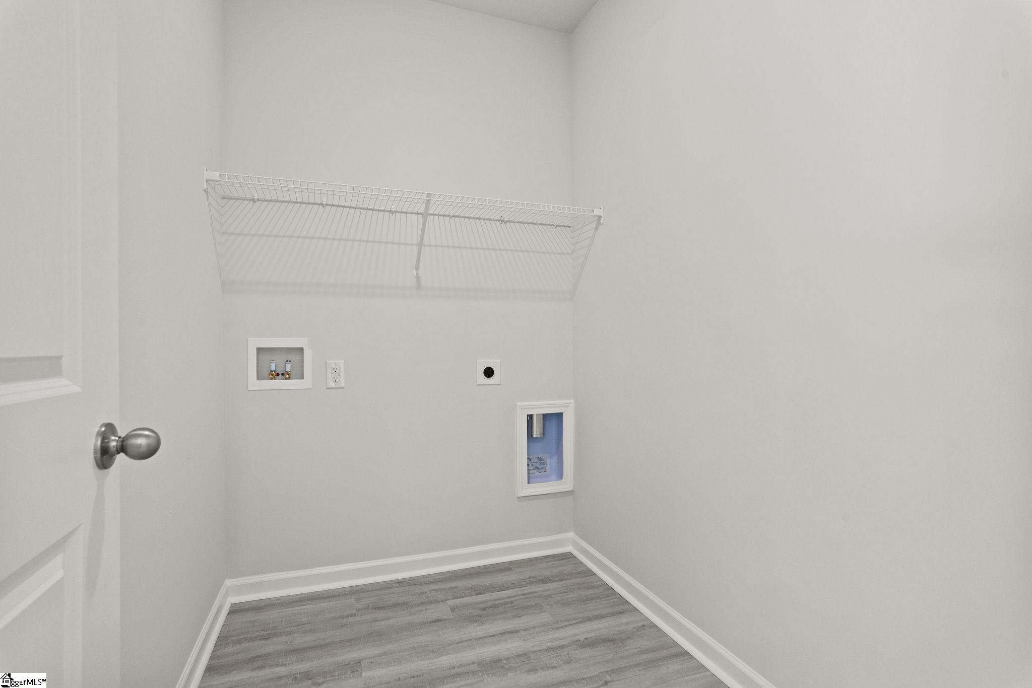 1599536 Property Photo 12